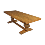 Robust speaking monastery table