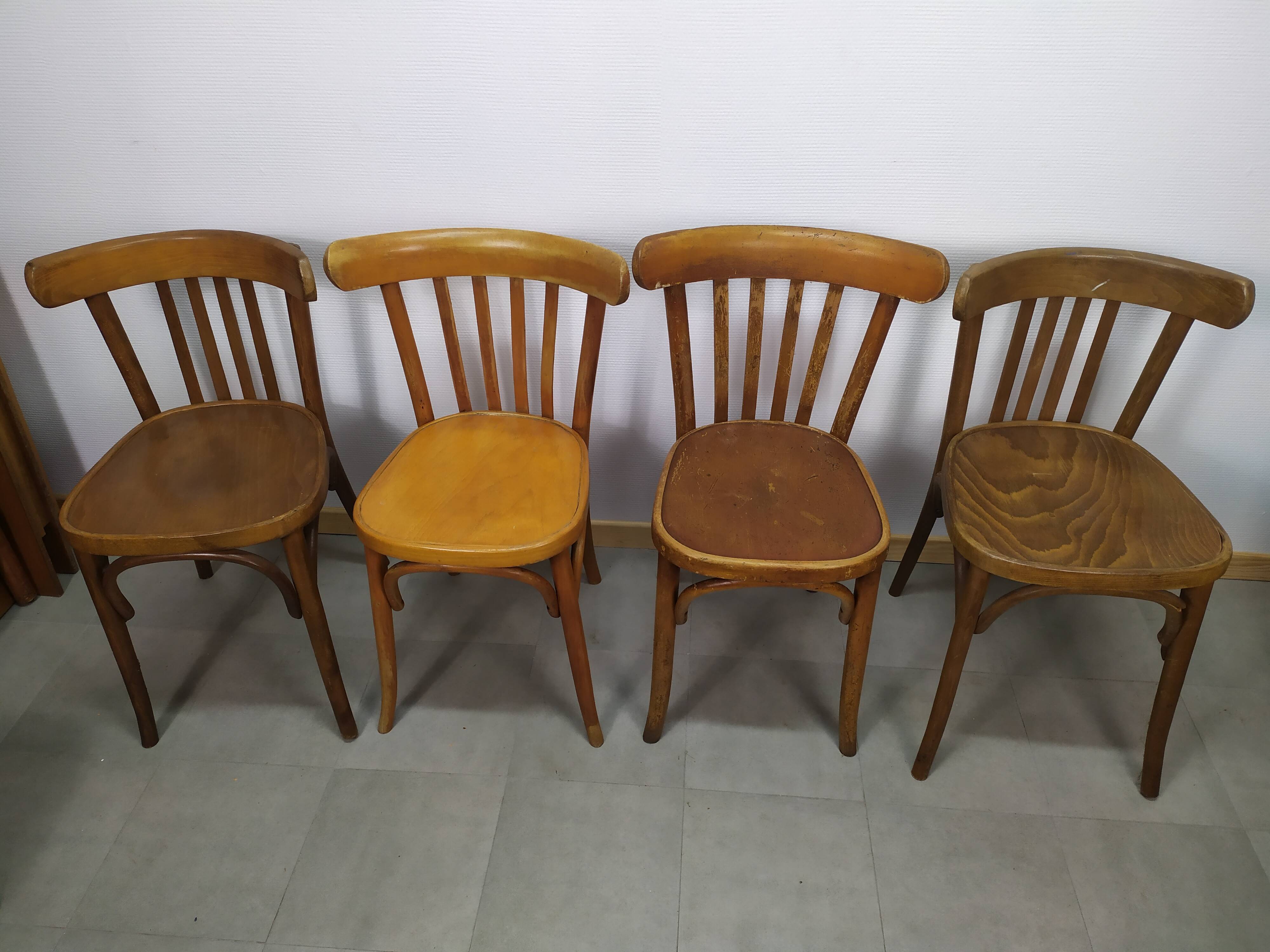 Lot de 4 chaise de bistrot en bois vintage