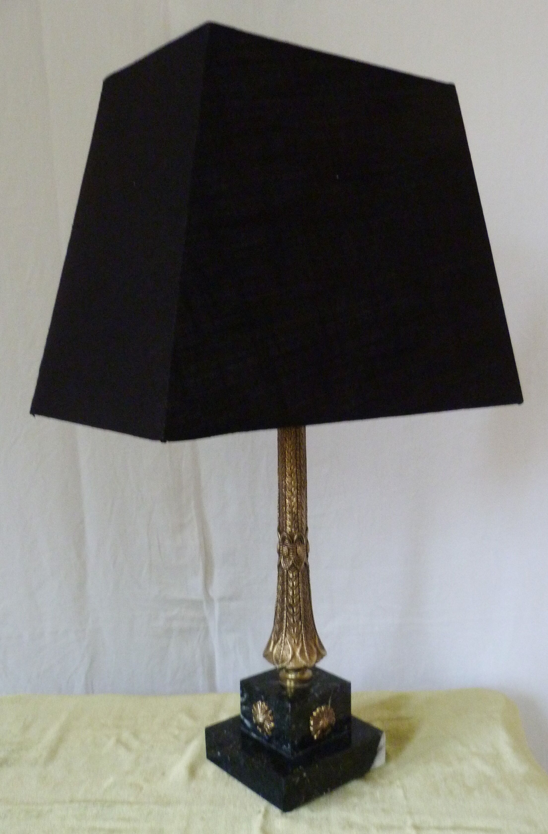 Empire lamp
