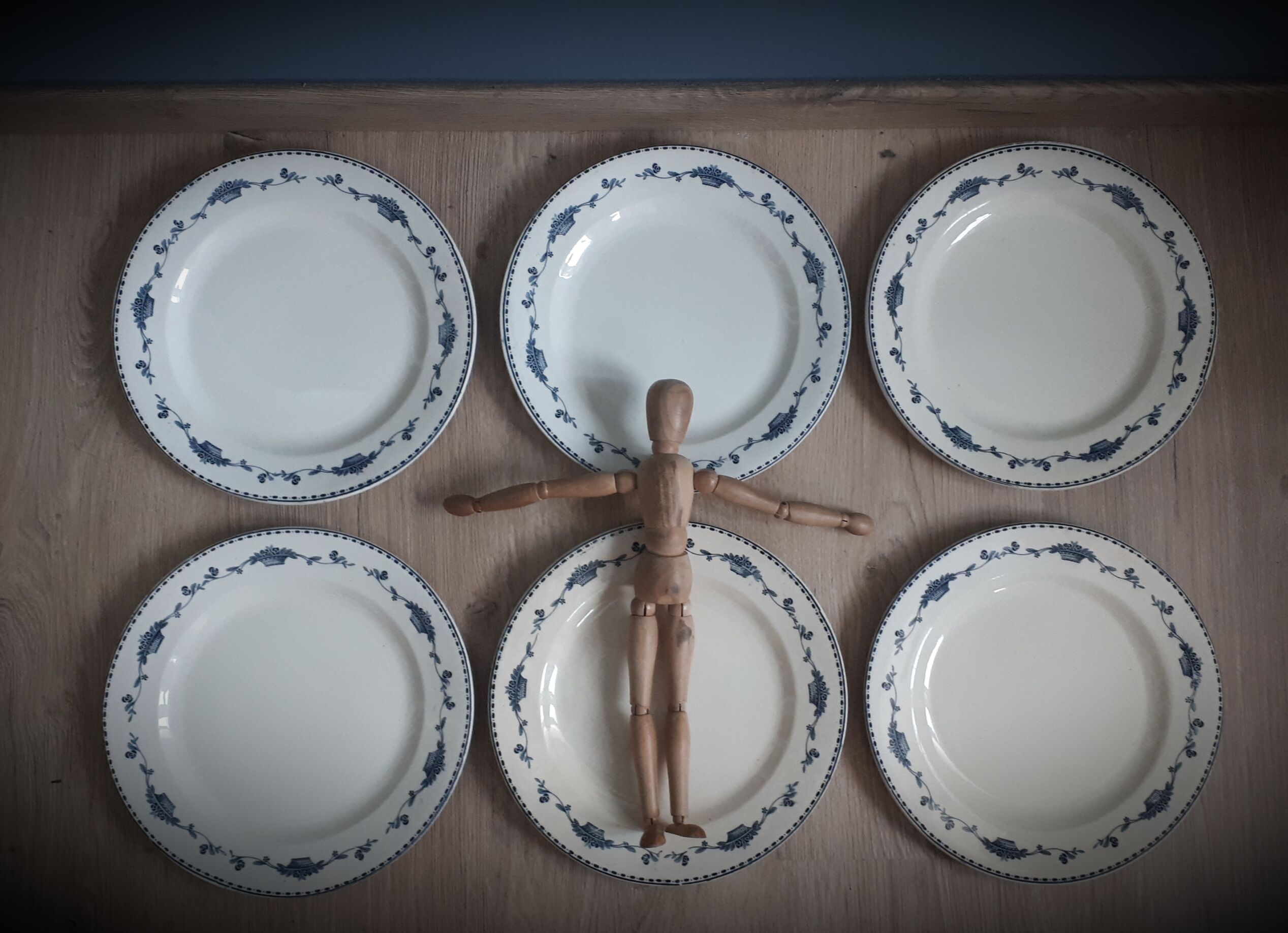 Set 6 flat plates EC Roger Salins