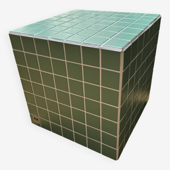 Cube en carreaux de porcelaine