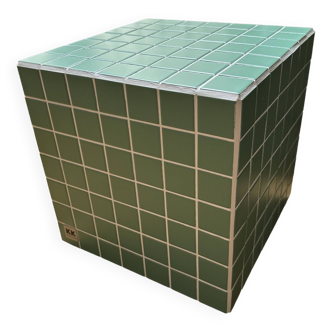 Cube en carreaux de porcelaine