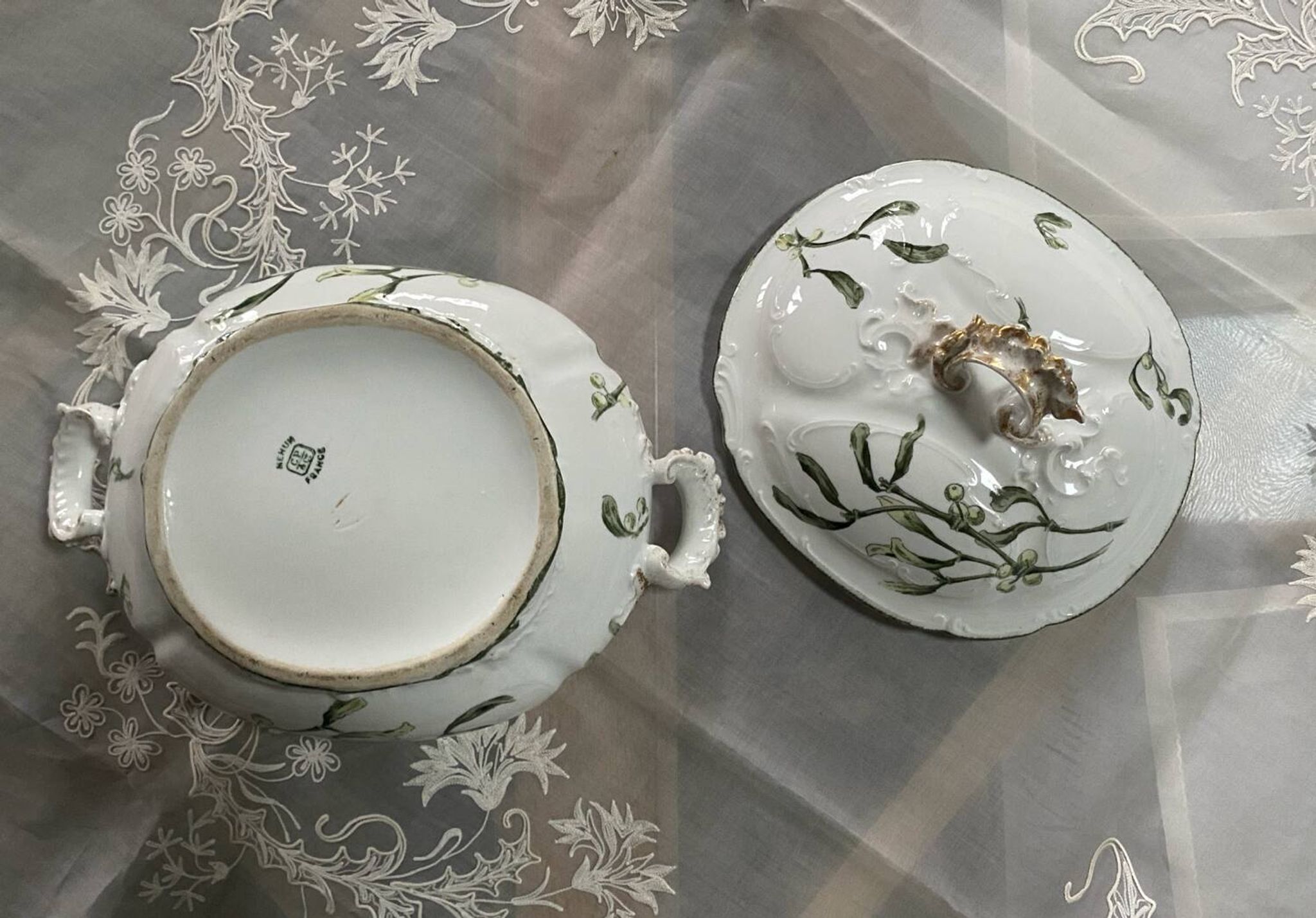 Légumier en porcelaine Pillivuyt modèle Gui ancien