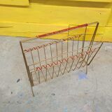 Scoubidou magazine holder