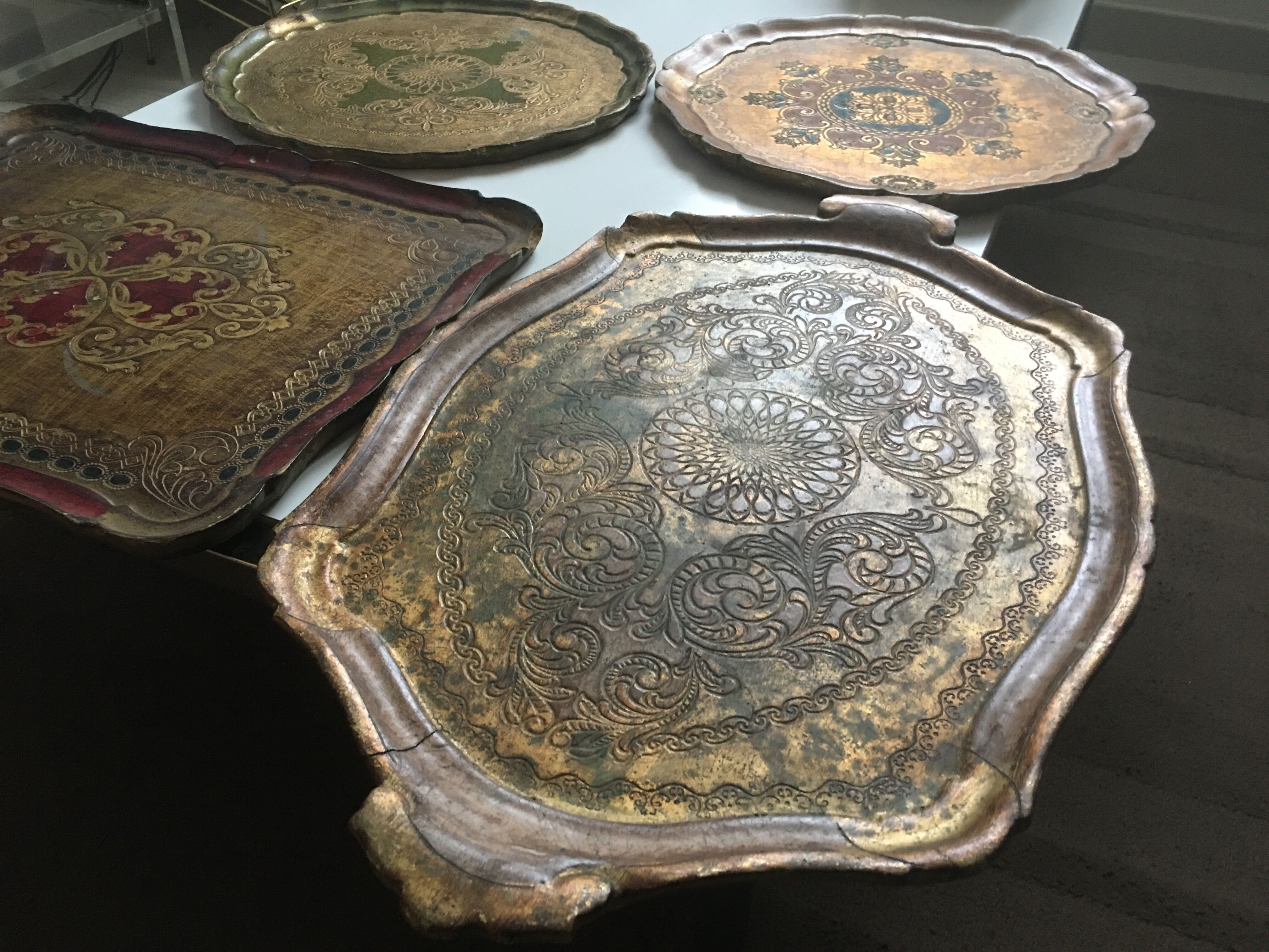 Lot de 4 plateaux florentins