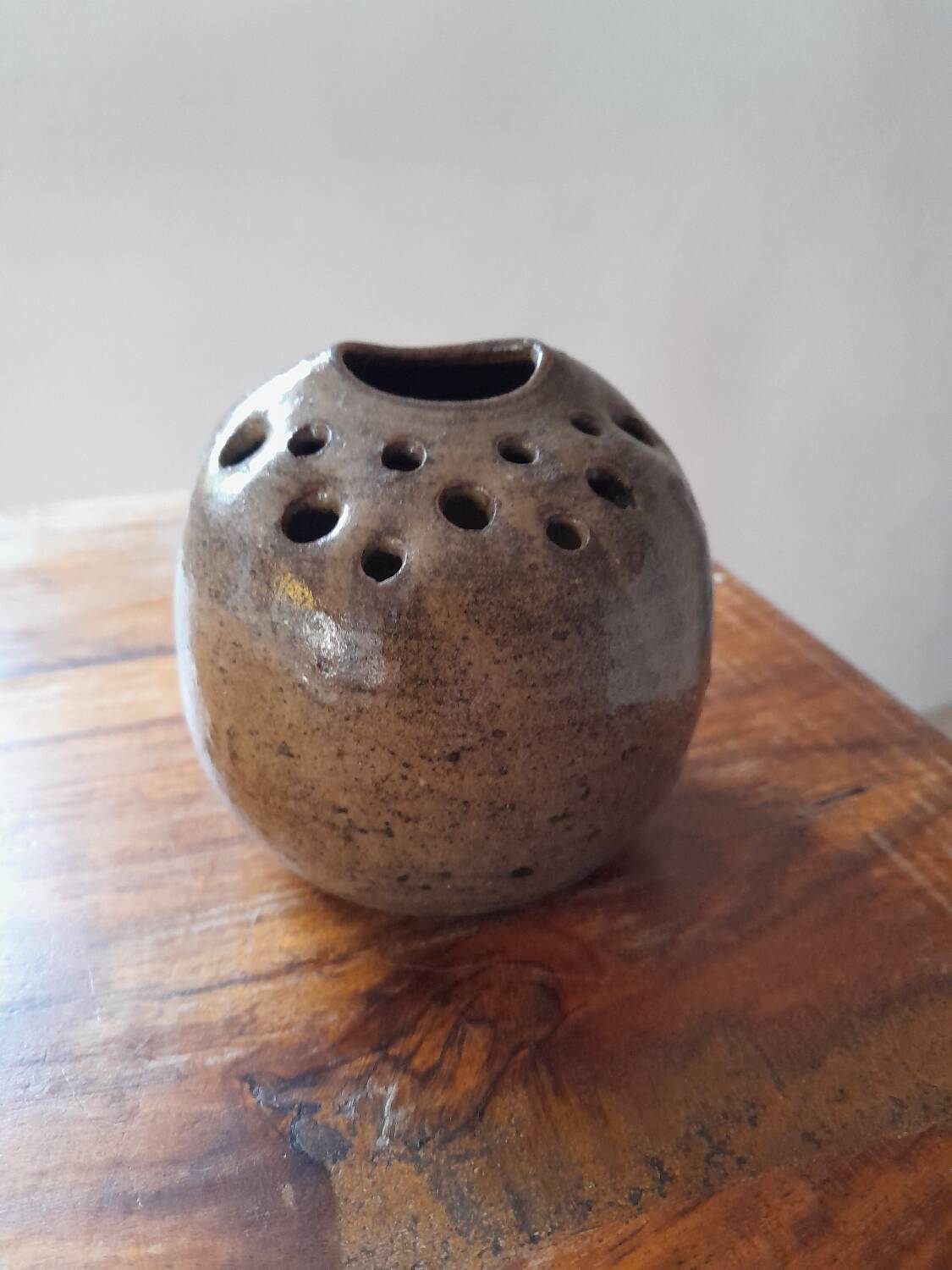 Ceramic flower vase from the 1970s.