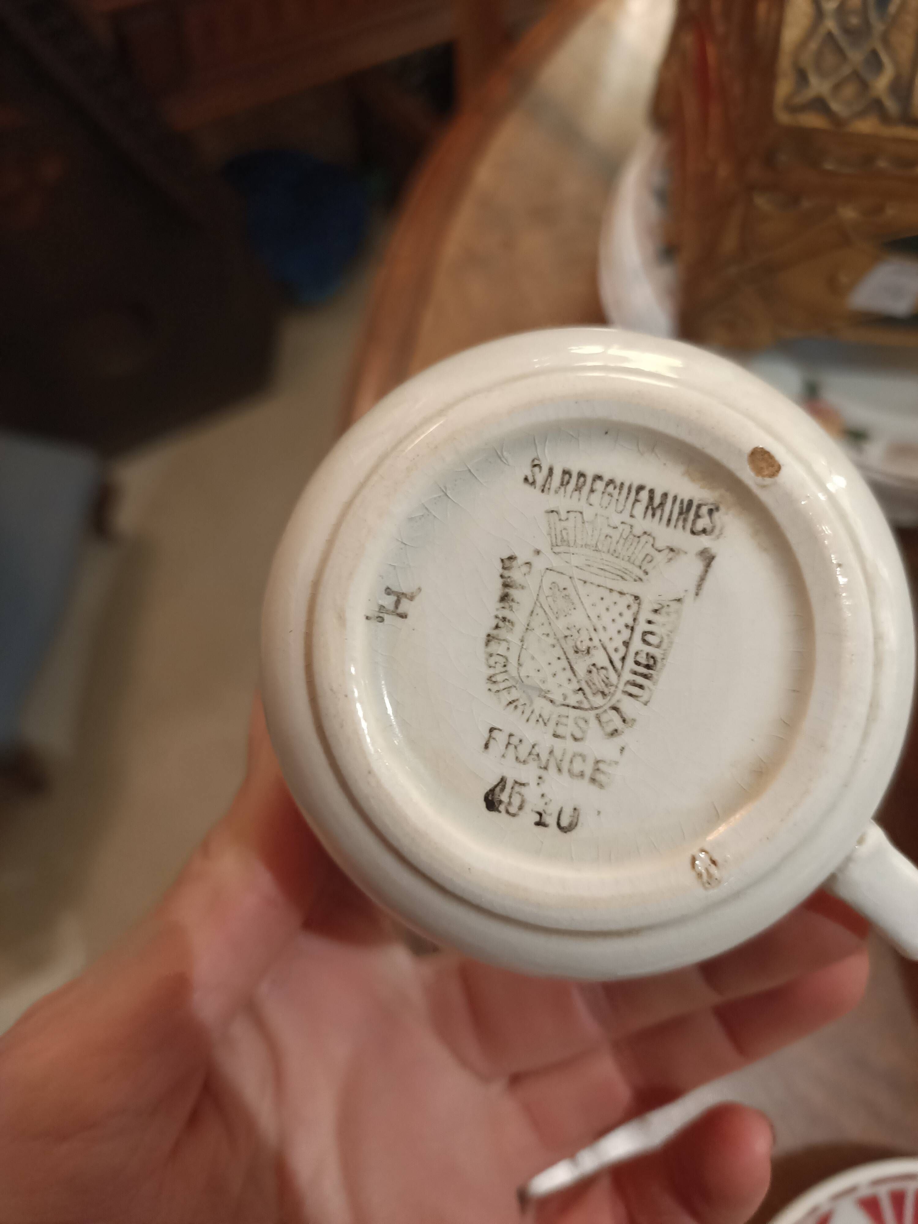 Lot de deux tasses avec soucoupes