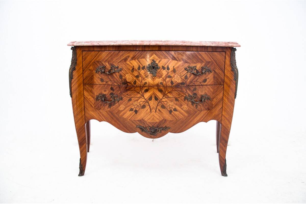 Commode avec intarsia et dessus de marbre, France, vers 1880.