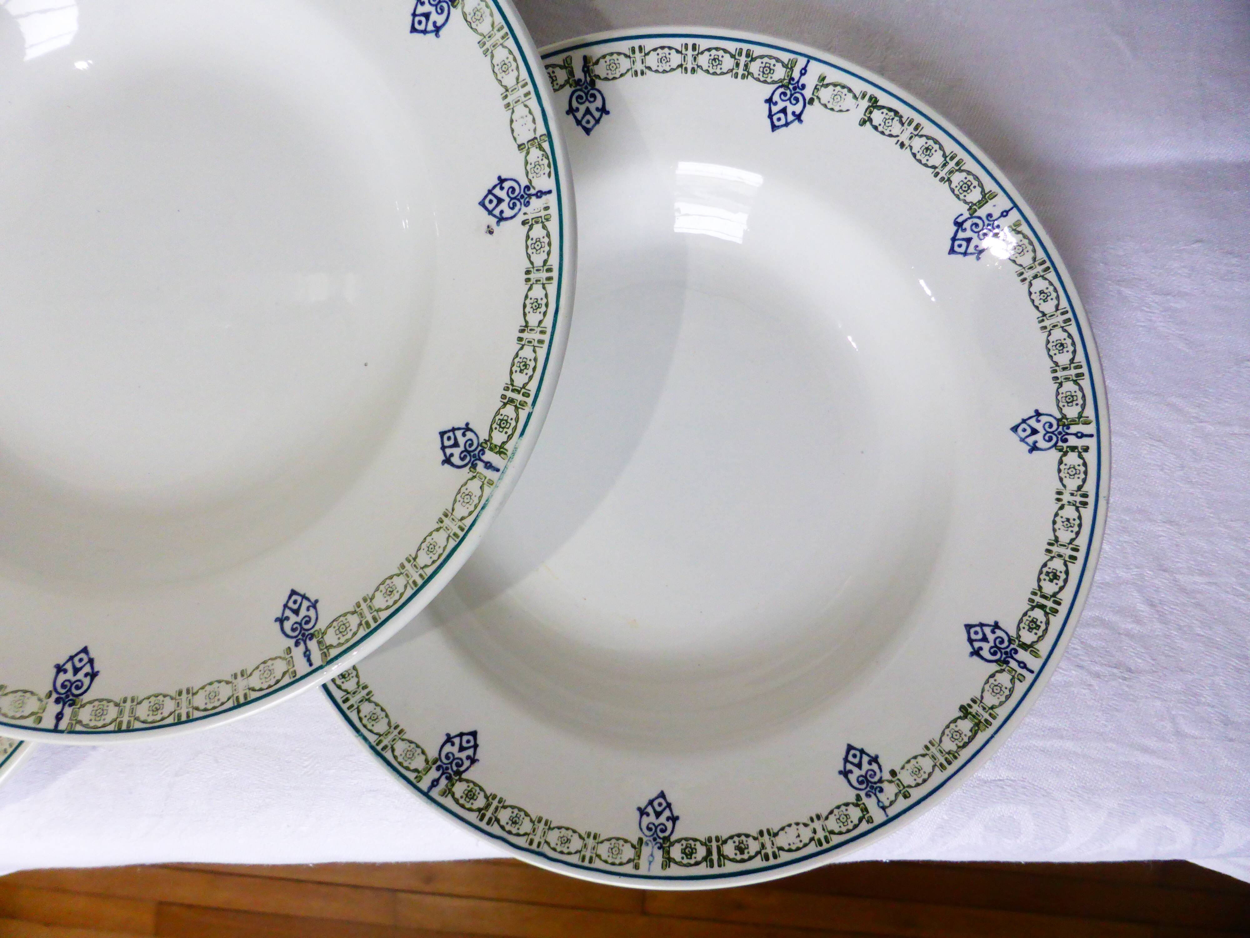 4 assiettes creuses vintage de St Amand 211239