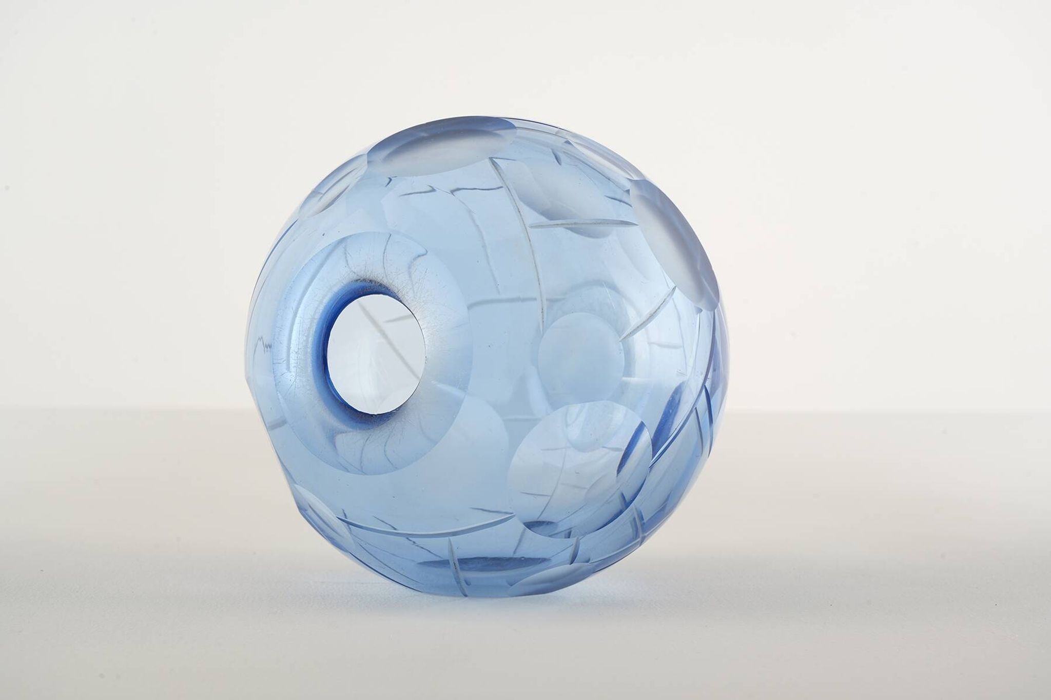Art Deco vase by Vicke Lindstrand for Orrefors around 1930.