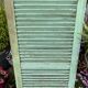 Ancienne persienne bois couleur vert mint