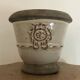 Cache-pot, poterie vintage en grès émaillée céruse à décor de médaillon