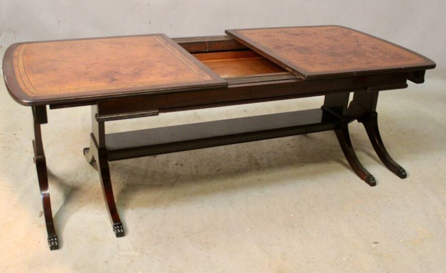 Regency Coffee Table with Extendable Pulls