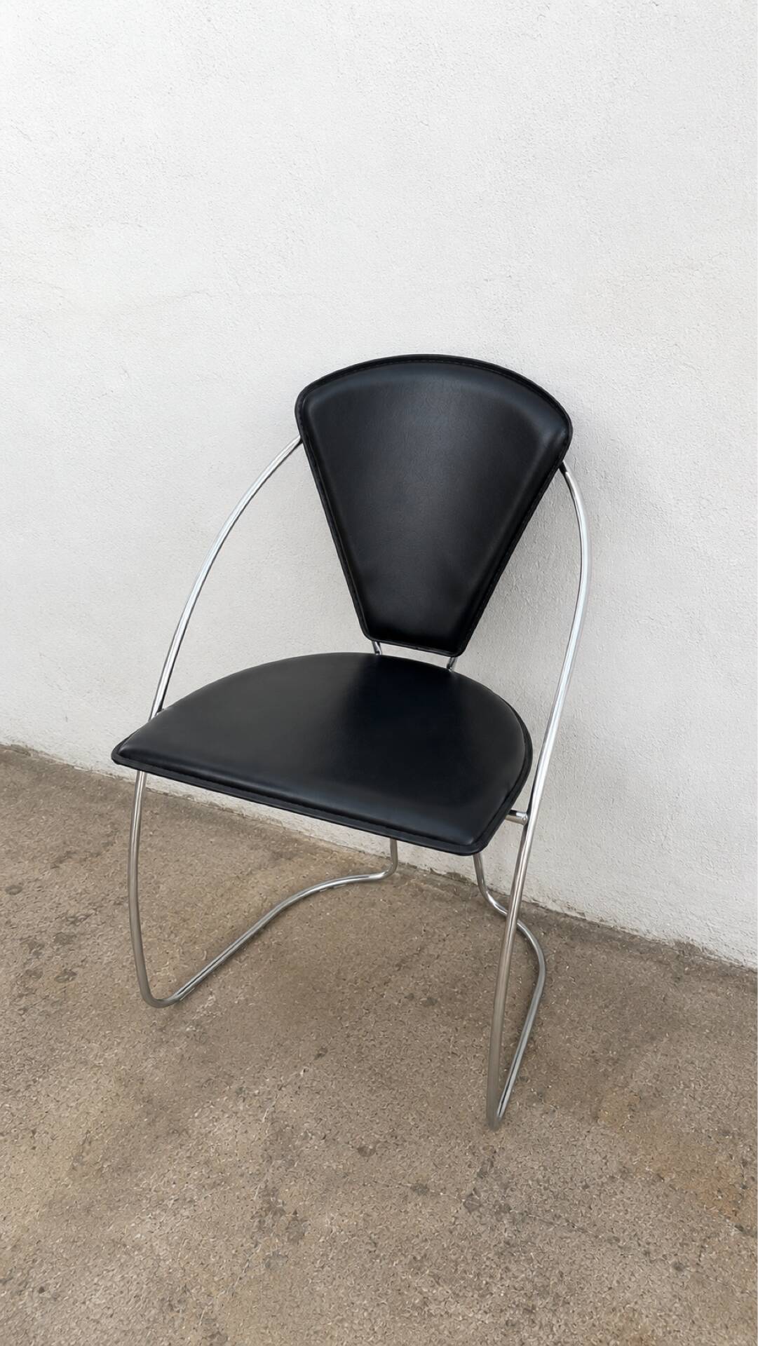 Set of 4 vintage Italian chairs, Linda de Arrben style, 1980s.