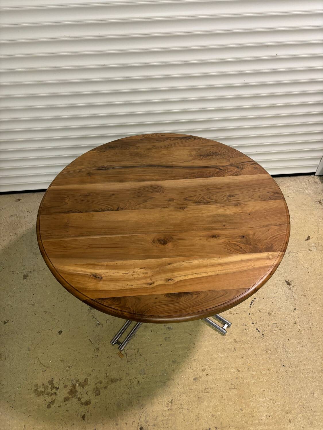 Round table