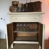 Small tiled buffet
