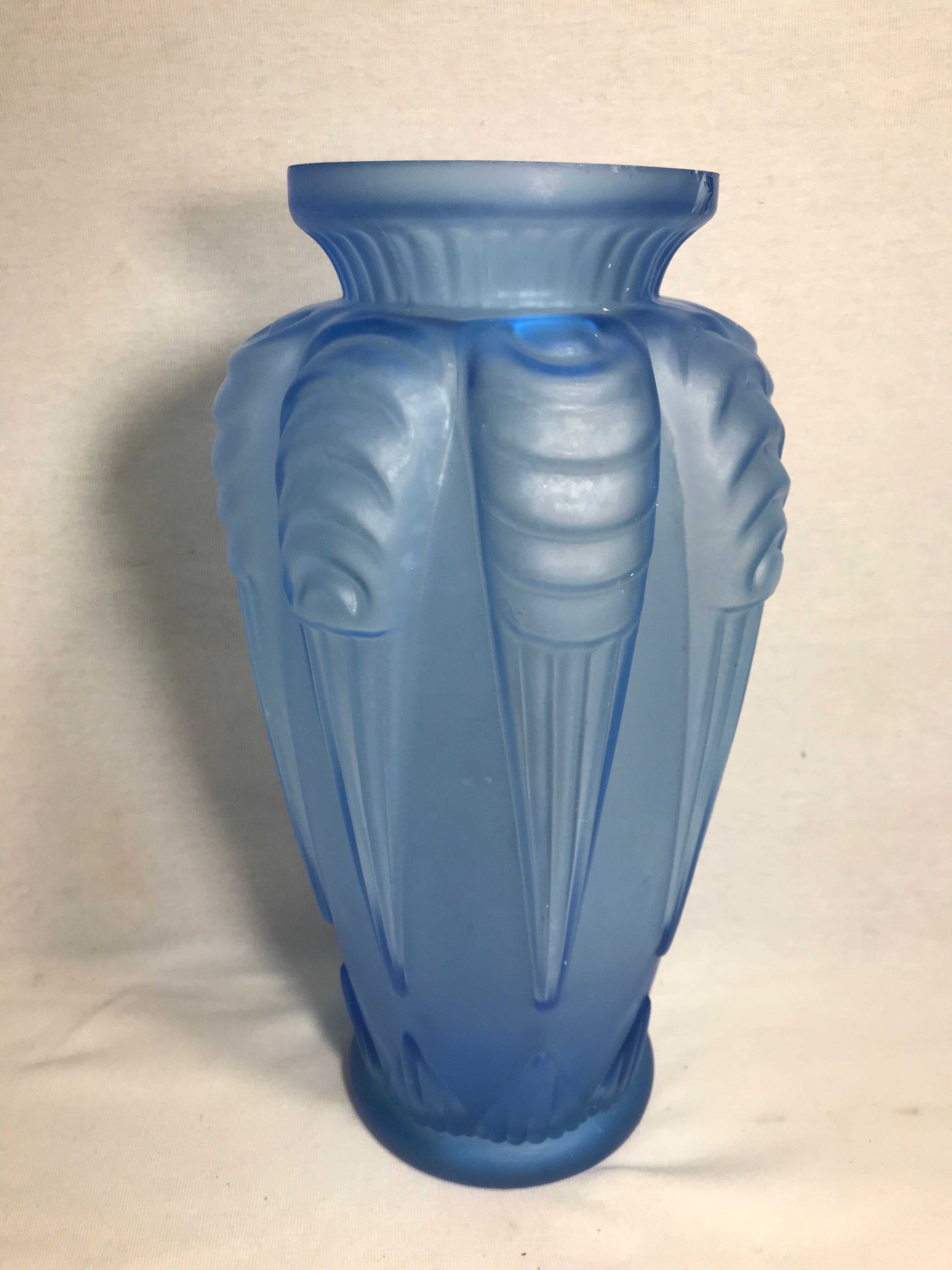 Ancien vase art deco verre moulé bleu années 30 france signé vintage