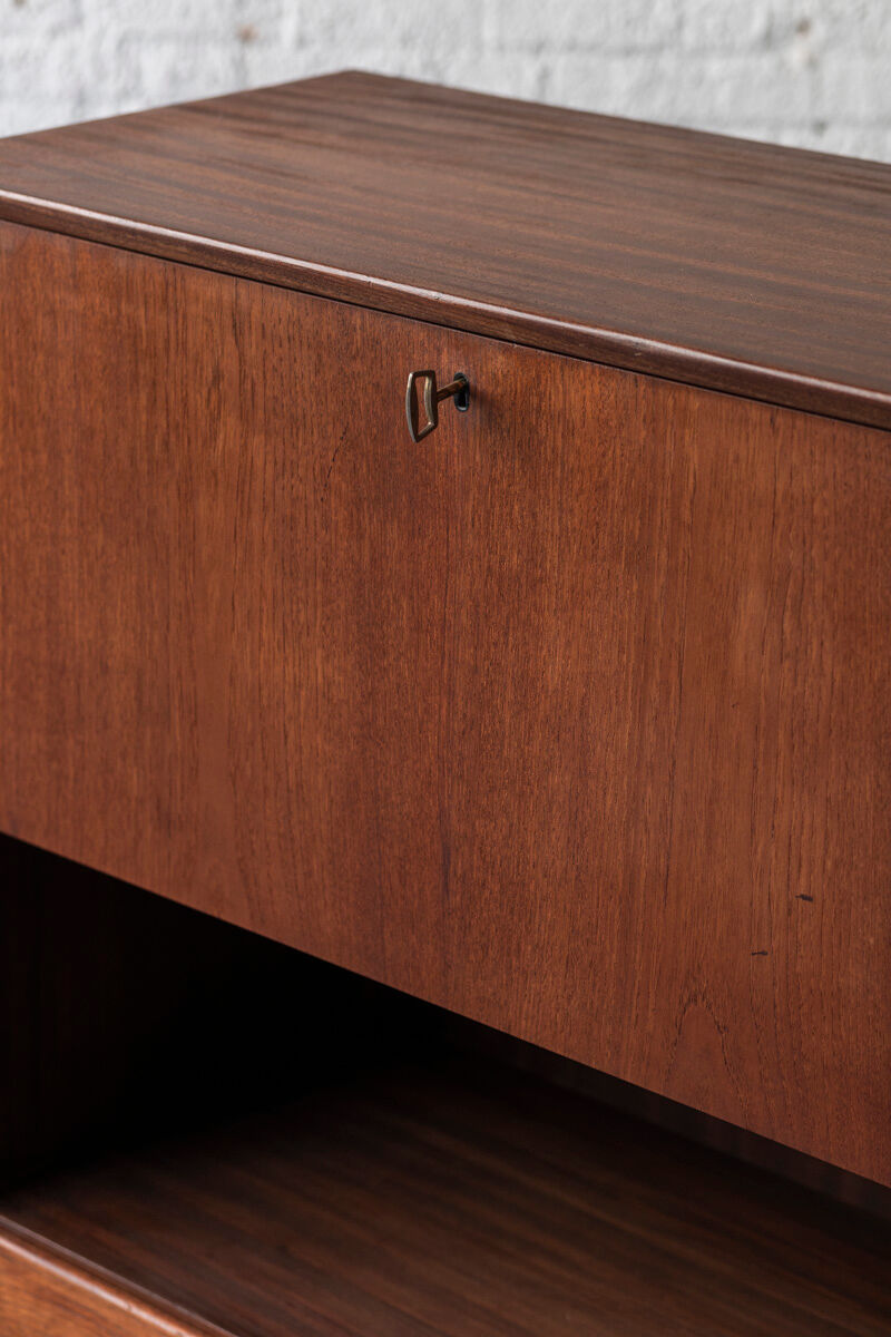 Cabinet by Louis van Teeffelen