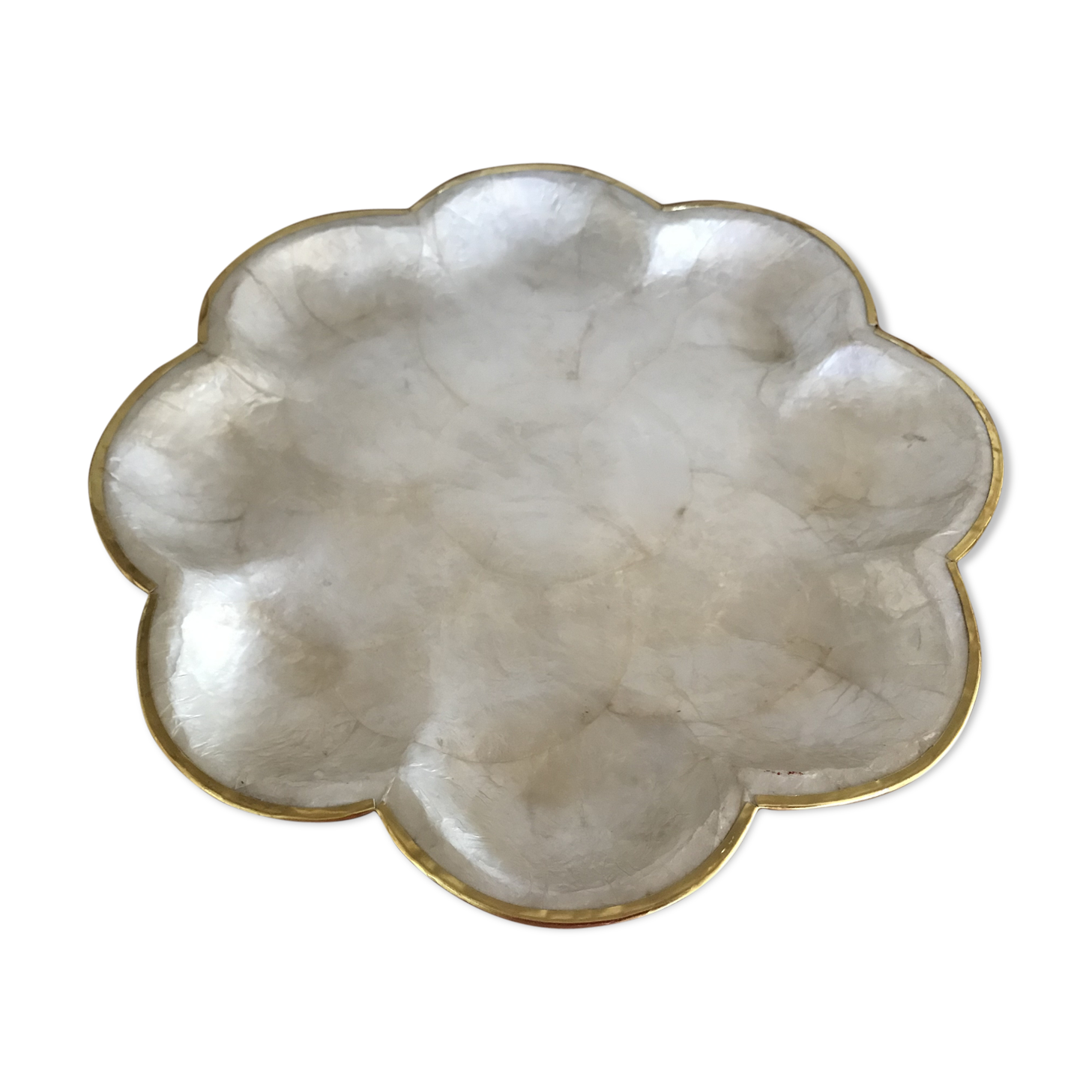 Vintage trinket bowl in mother-of-pearl