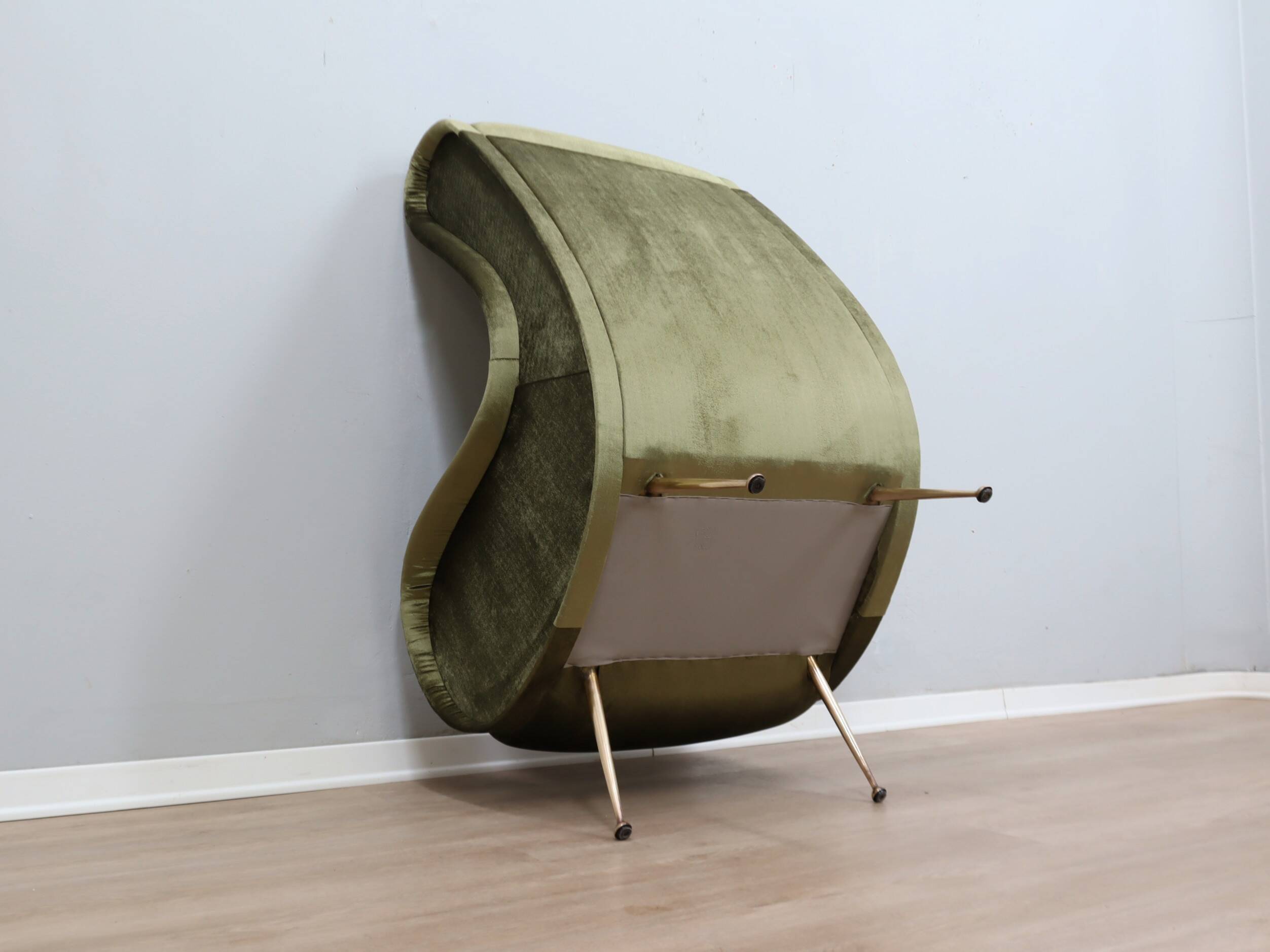 Fauteuil italien des années 1950 style Senior Zanuso en velours vert.