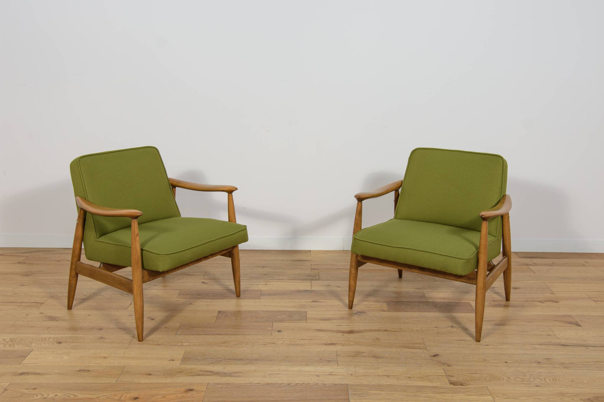 GFM-87 Armchairs by Juliusz Kedziorek for Gościcińskie Furniture, Poland, 1960s, Set of 2