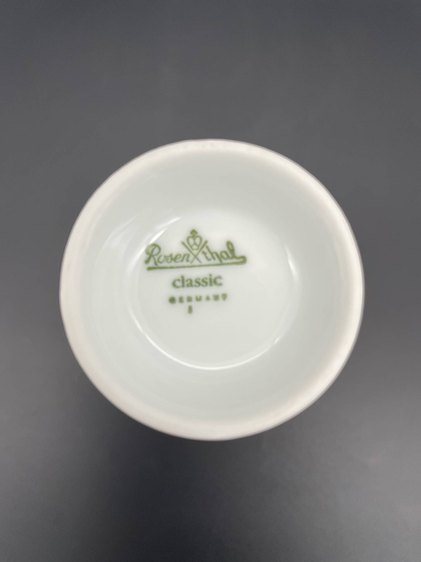 Small Rosenthal Classic vase in white porcelain and gold.