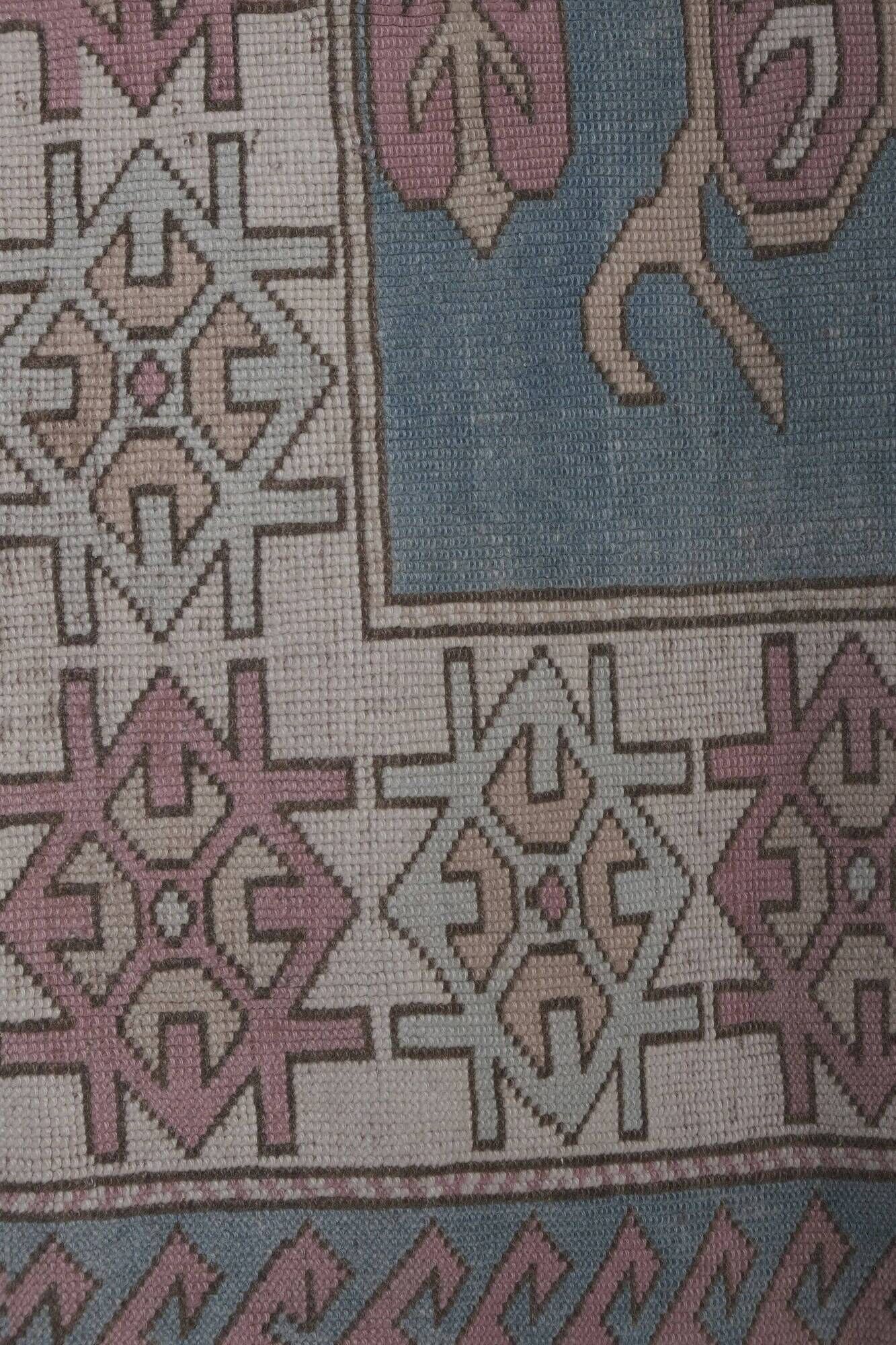 Vintage handmade Turkish rug 215x304 cm