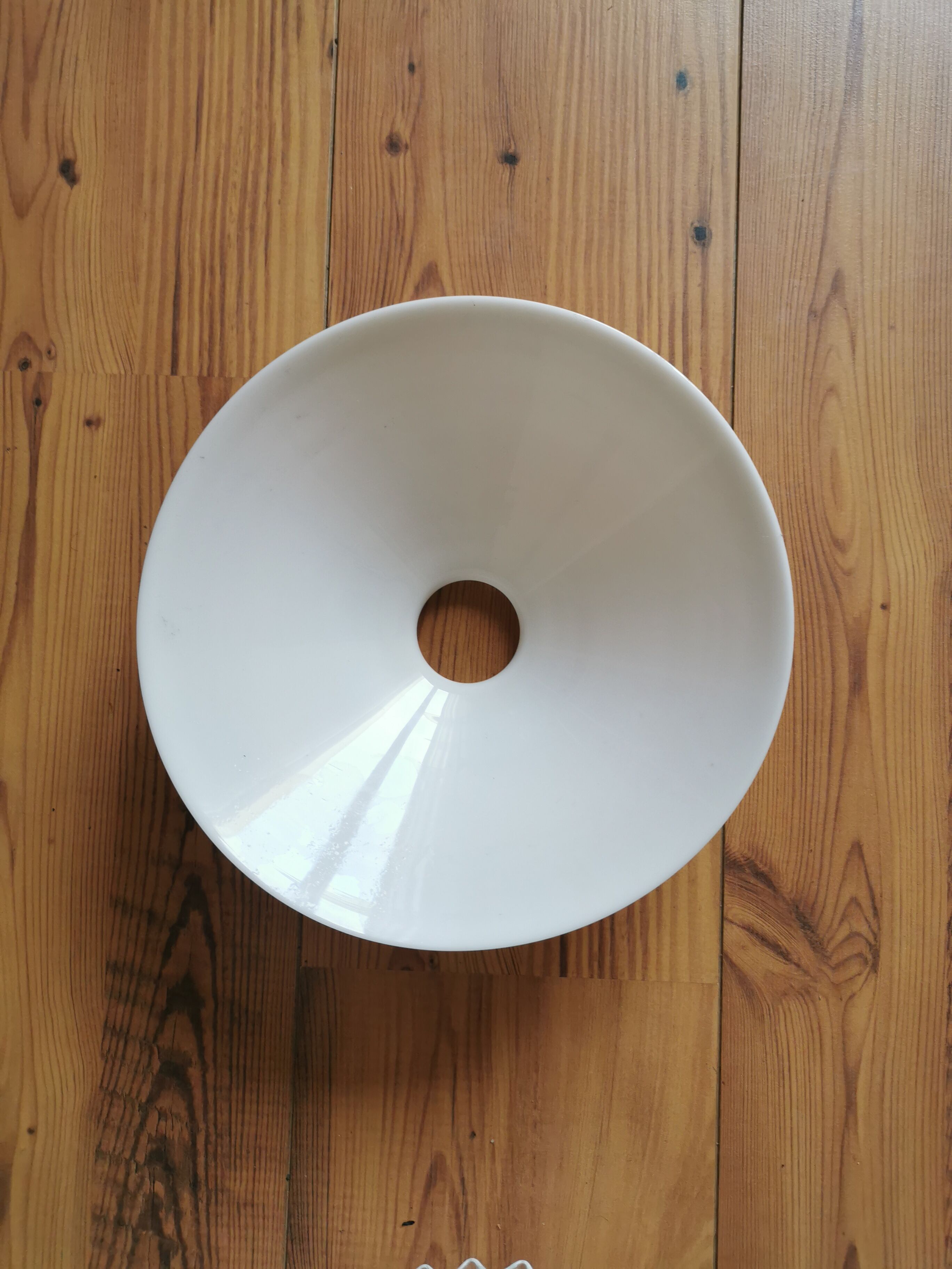 4 simple and serrated opaline shades