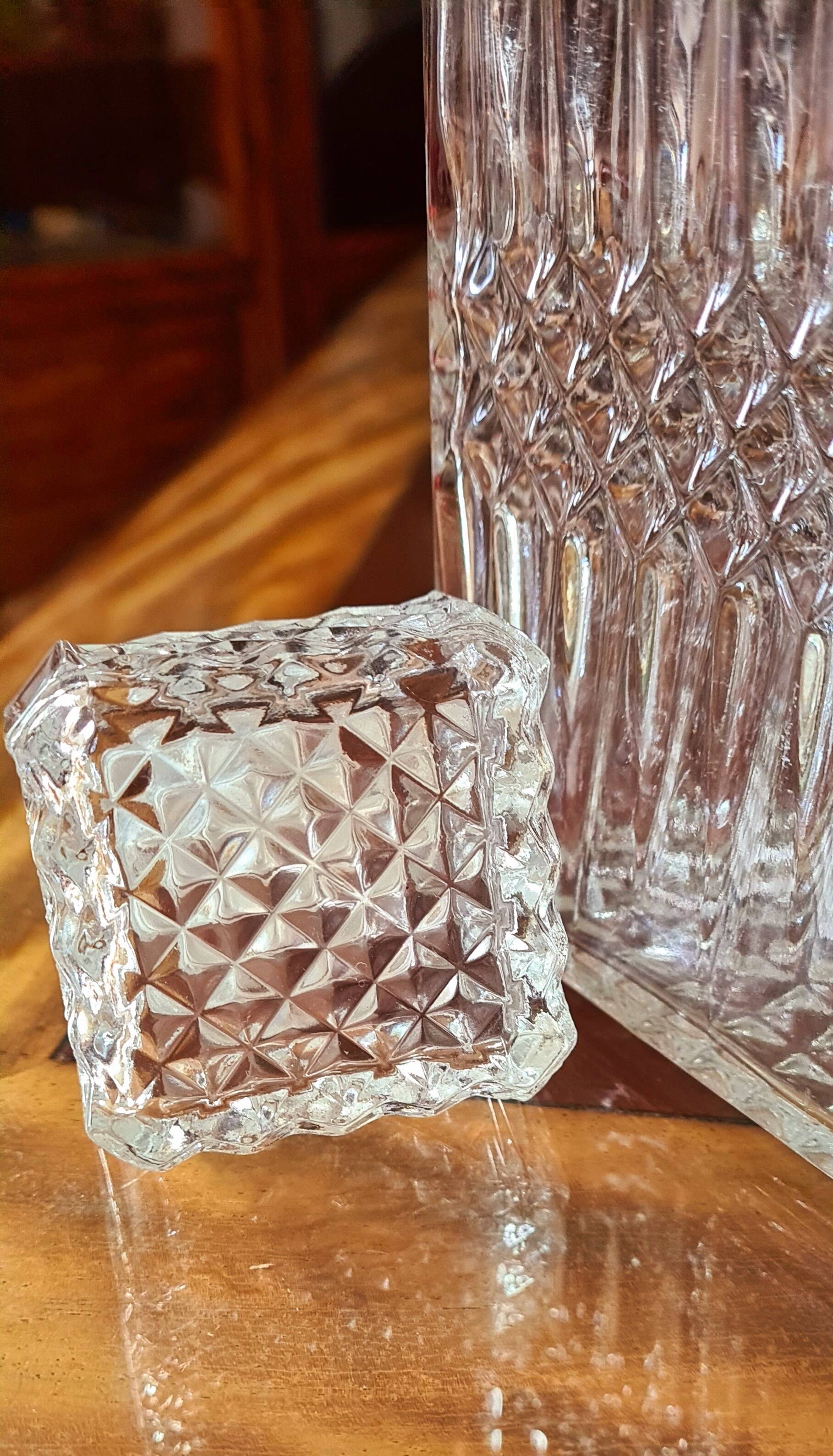 Whiskey decanter