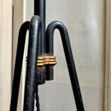 Lampadaire tripode en métal noir et doré et opaline blanche