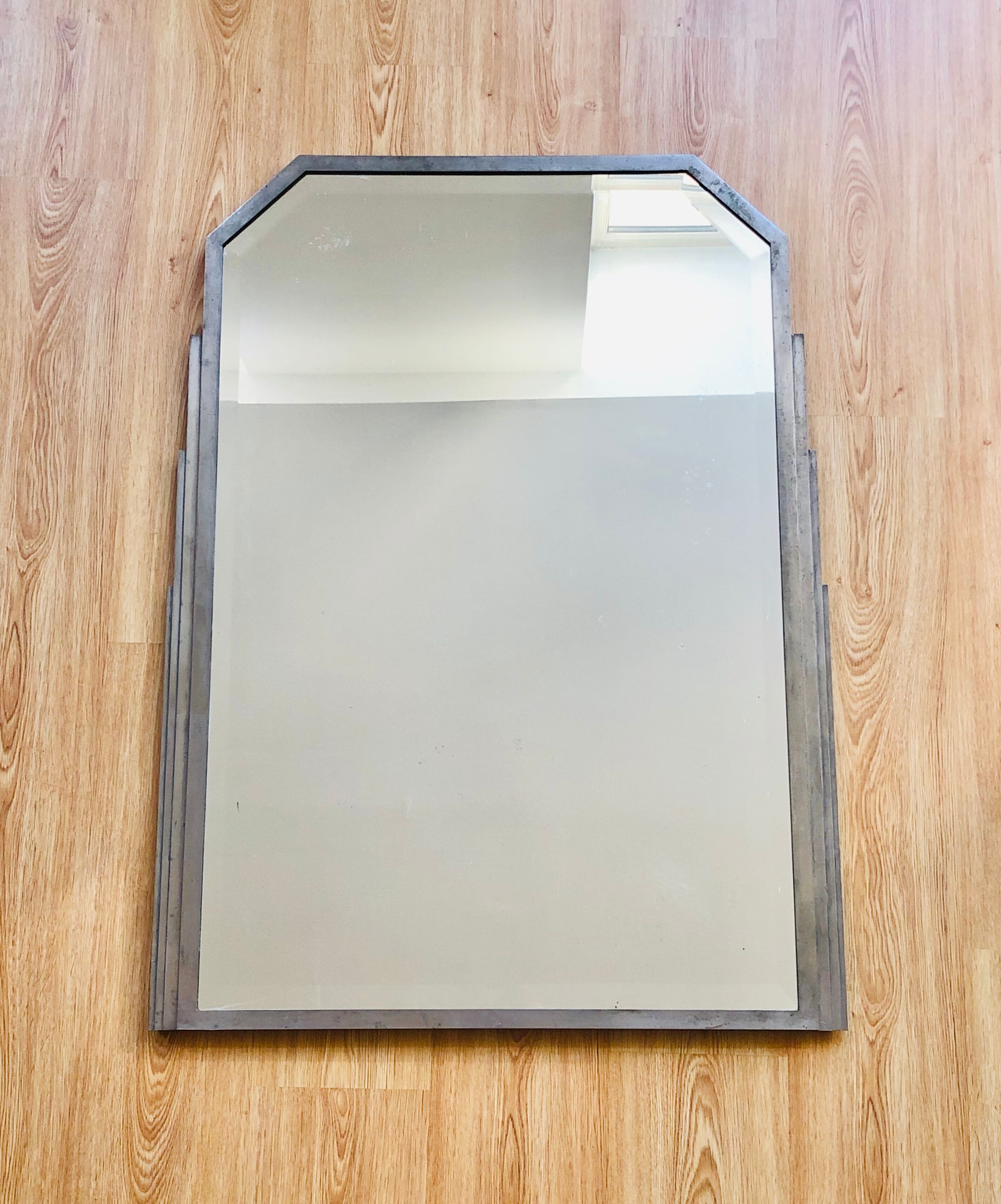 Miroir biseauté art déco métal  101 X l75 cm