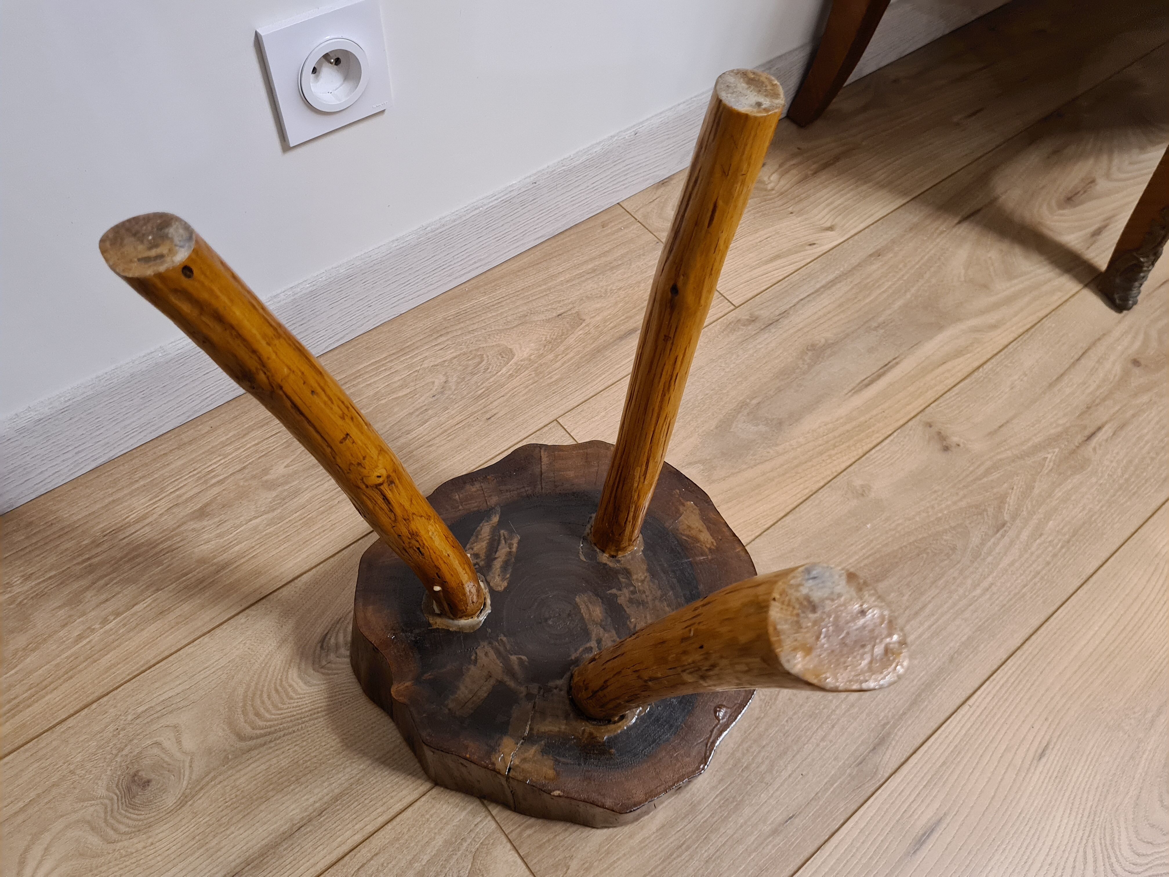 Tabouret de vacher tripode brutaliste