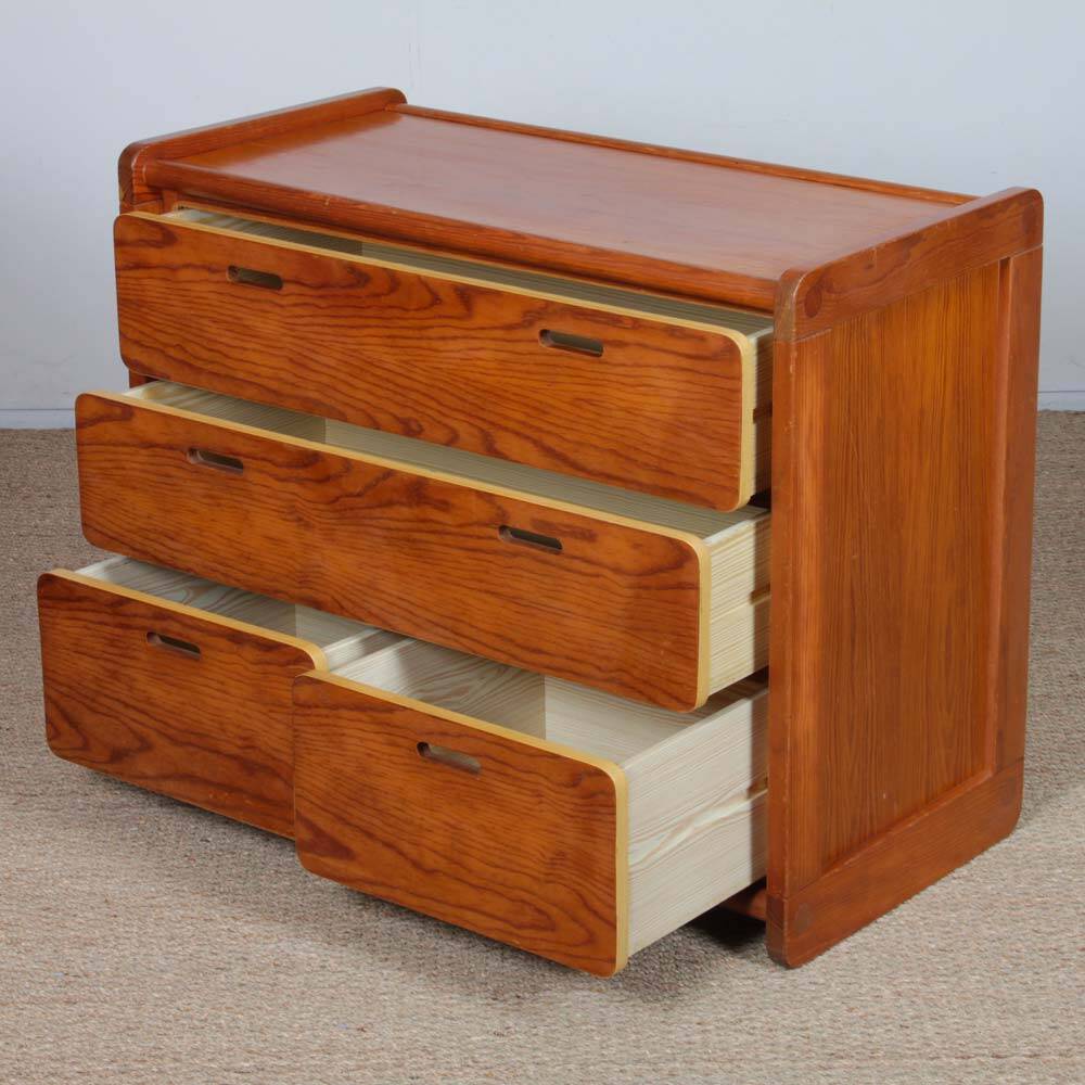 Vintage pine chest of drawers from the 1980s