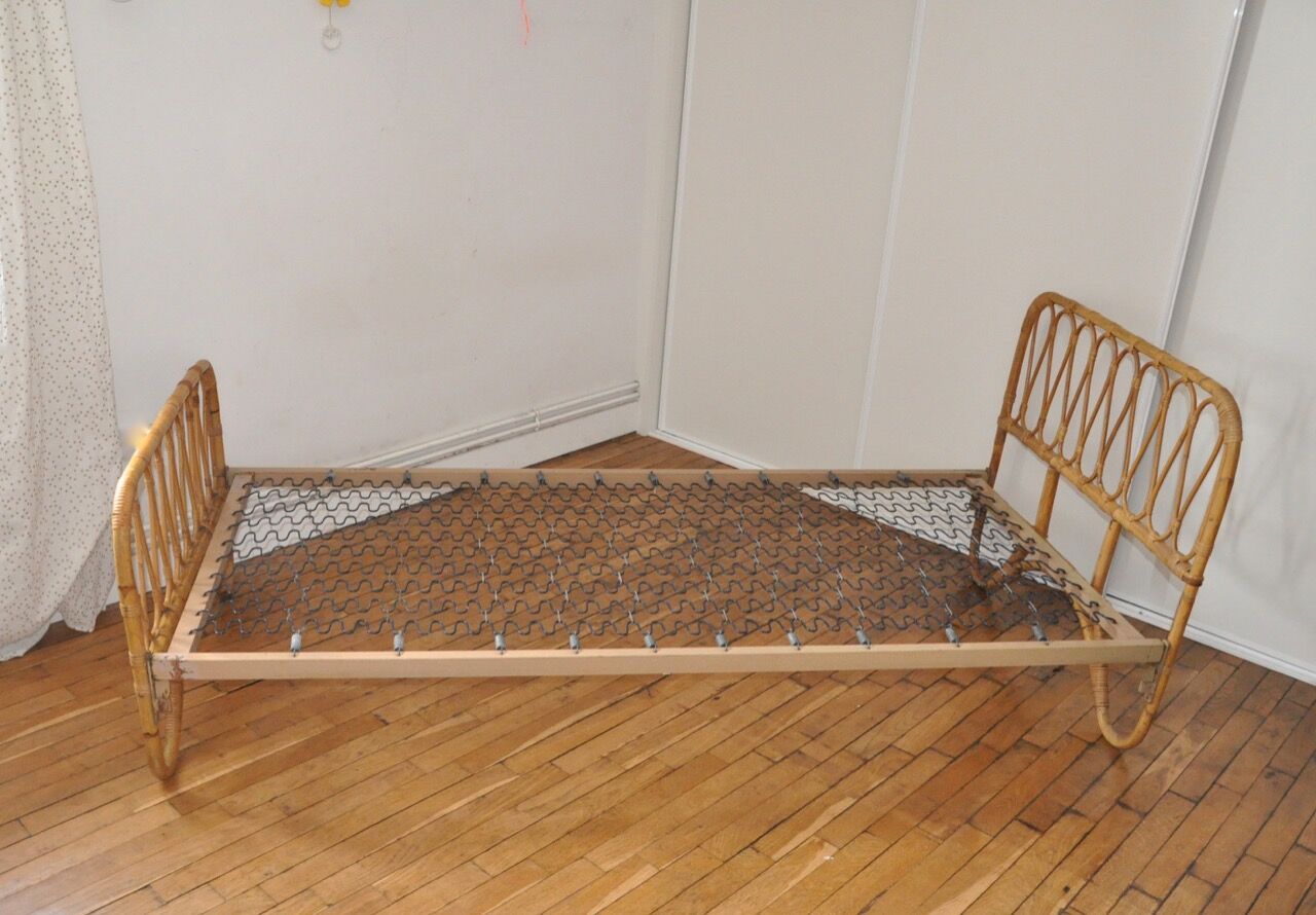 Bed rattan 60s