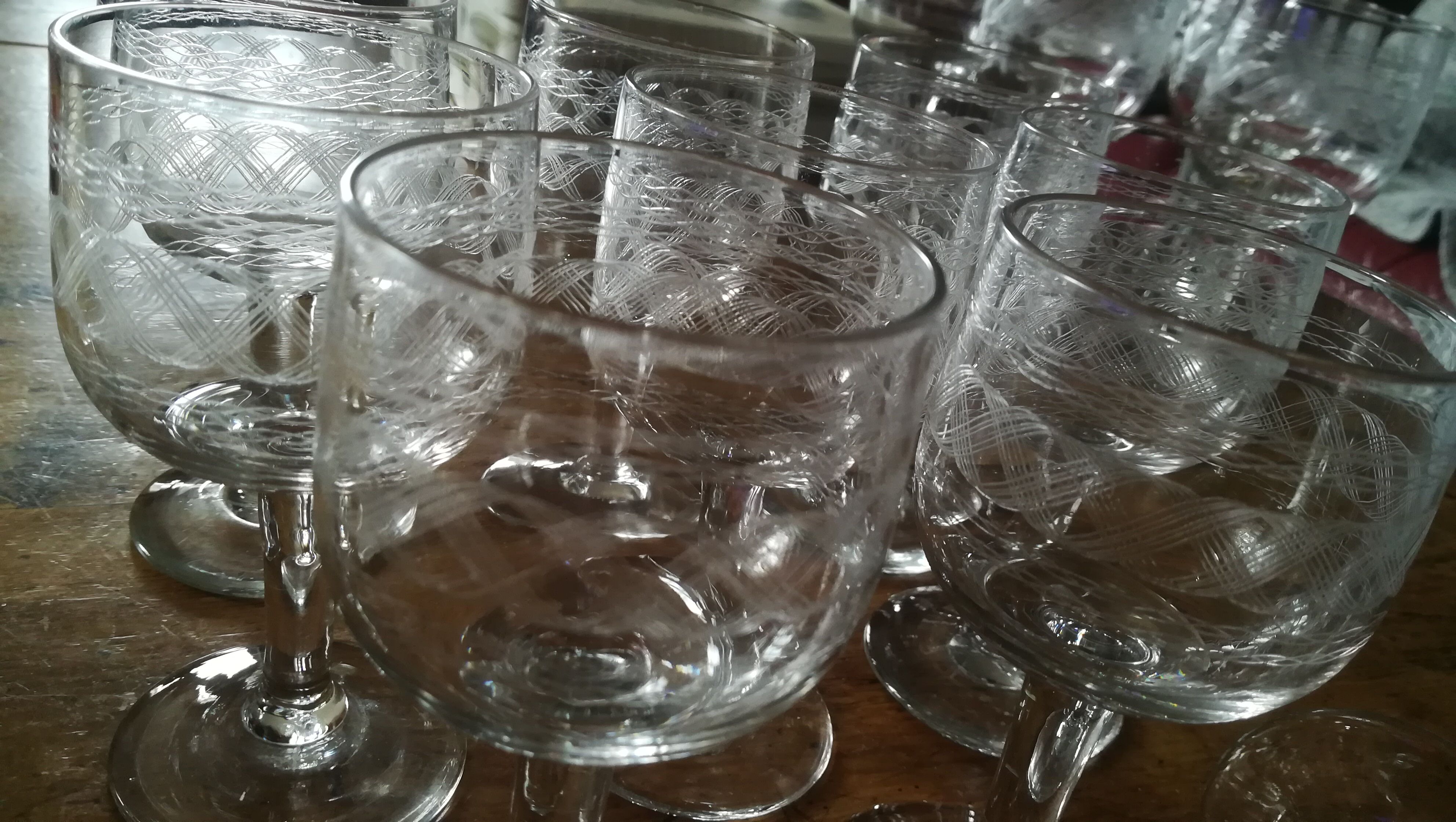 10 verres anciens des années 1930 à vin