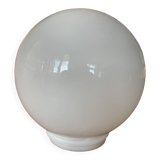 Plafonnier sphérique en verre opalin, abat-jour en verre opale de 7,5 cm de diamètre.