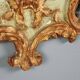 Miroir en bois de mélèze sculpté et doré
