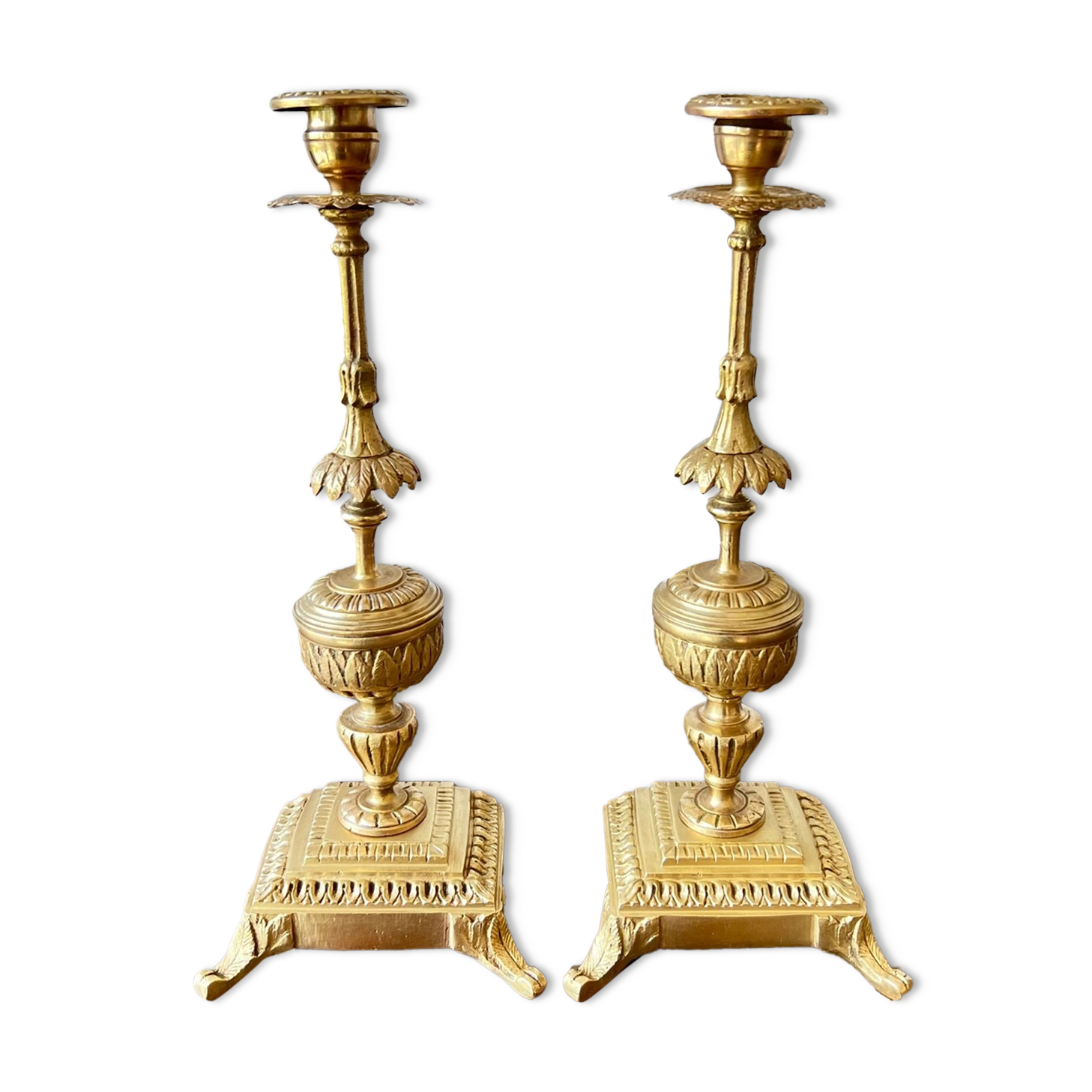 Duo de bougeoirs anciens en bronze