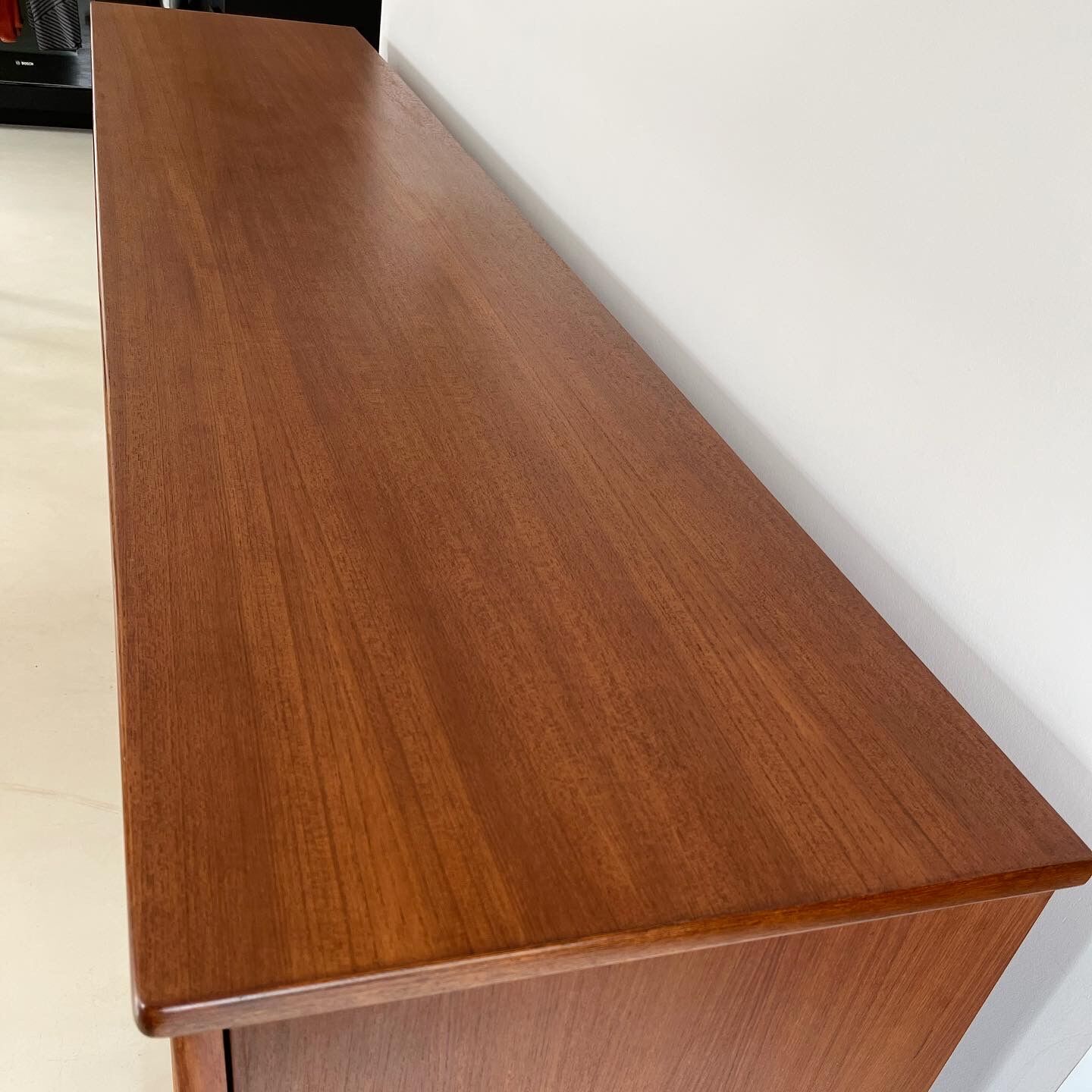 Teak enfilade 60s signed Malora