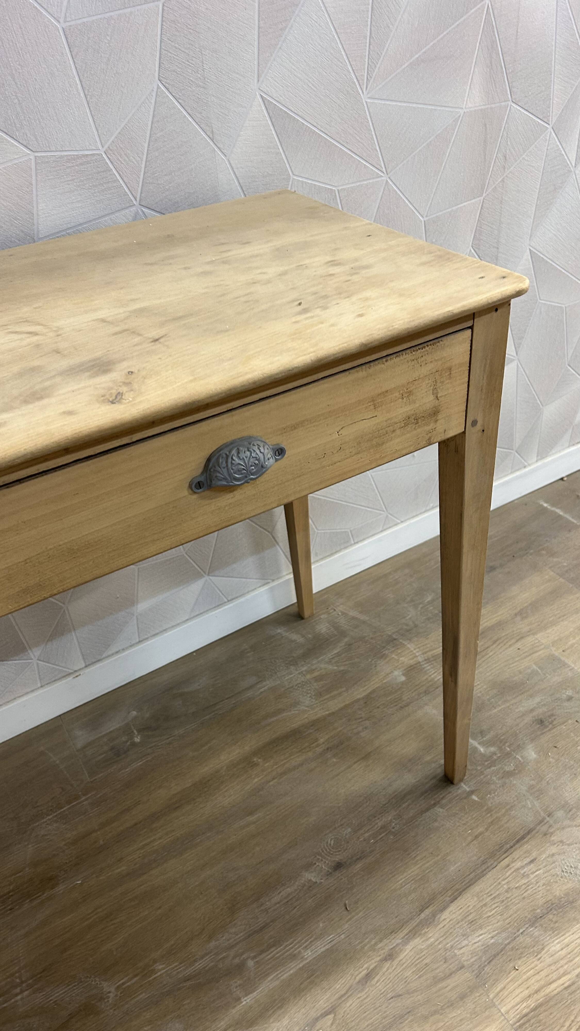 Solid wood airbrushed entrance console