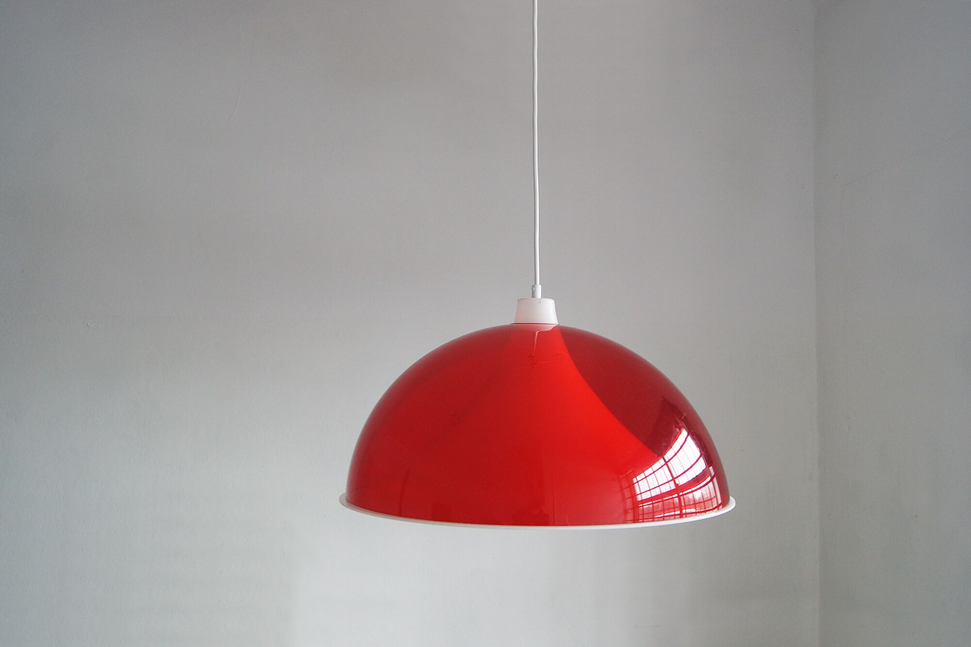 Acrylic Rise & Fall Pendant Lamp