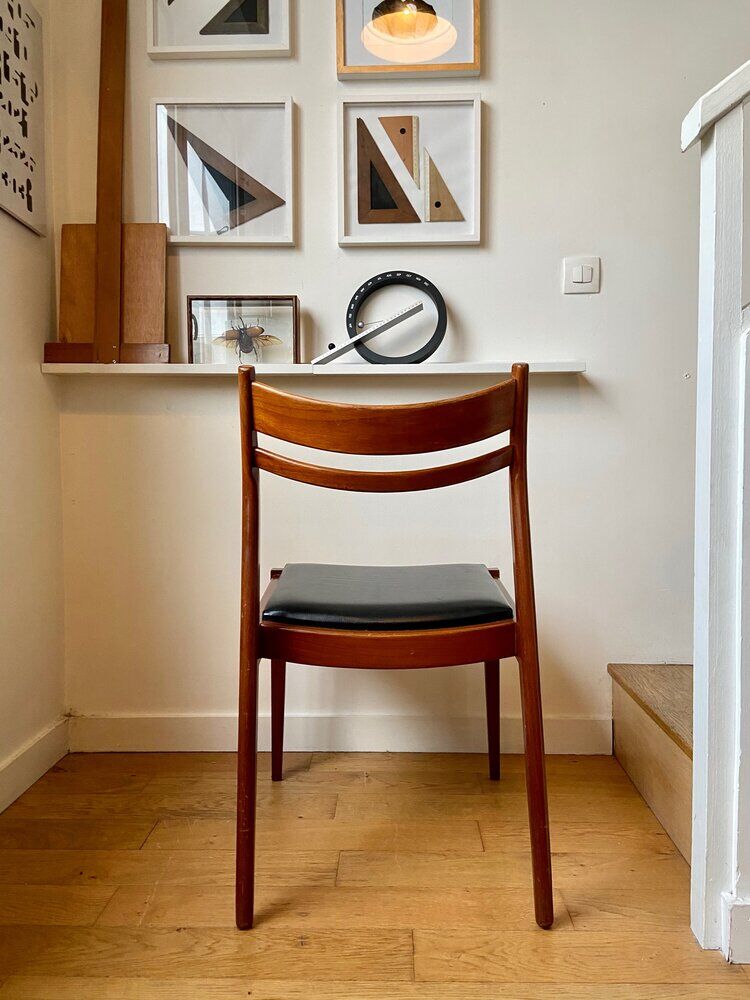 Chaise scandinave en teck et skaï noir