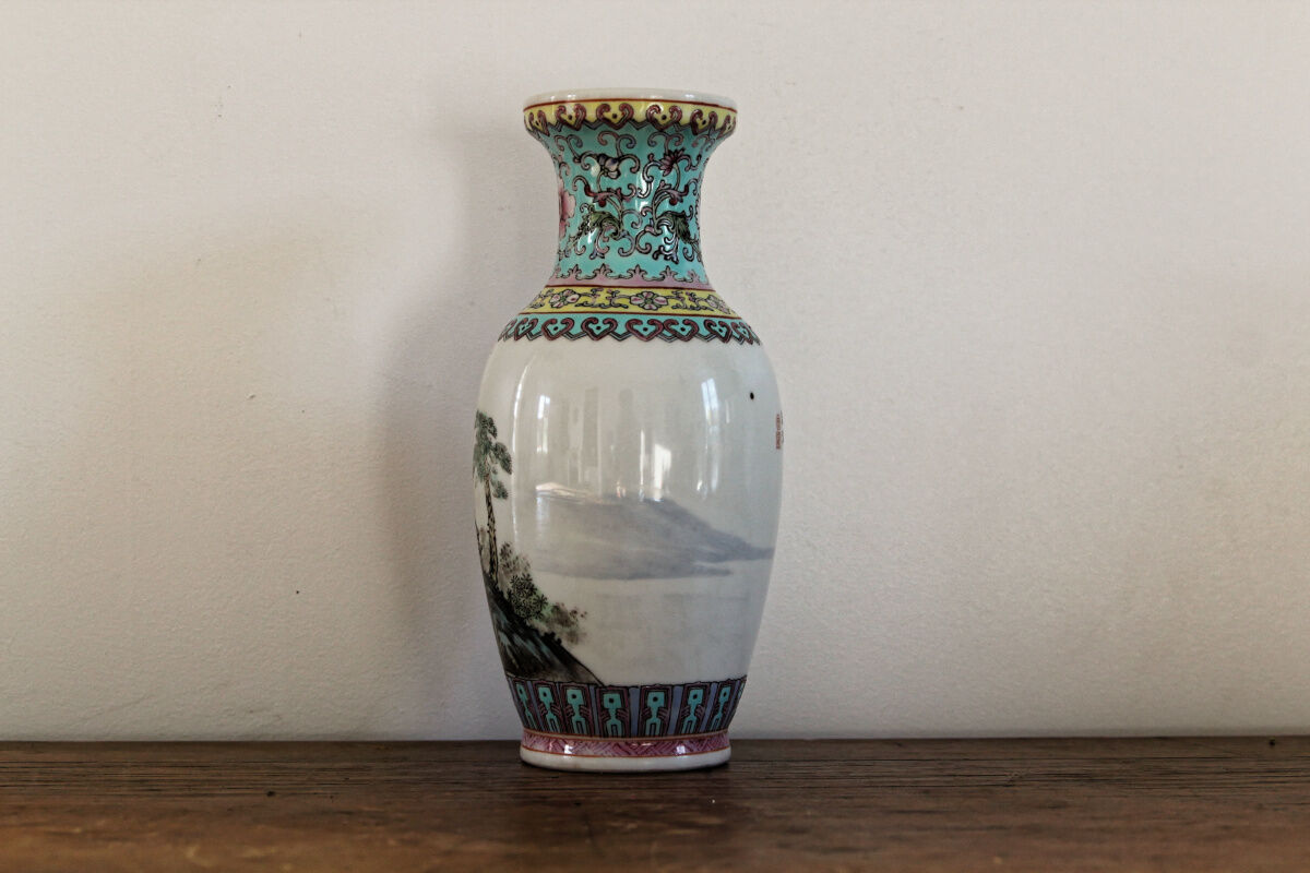 Chinese porcelain vase, pink family