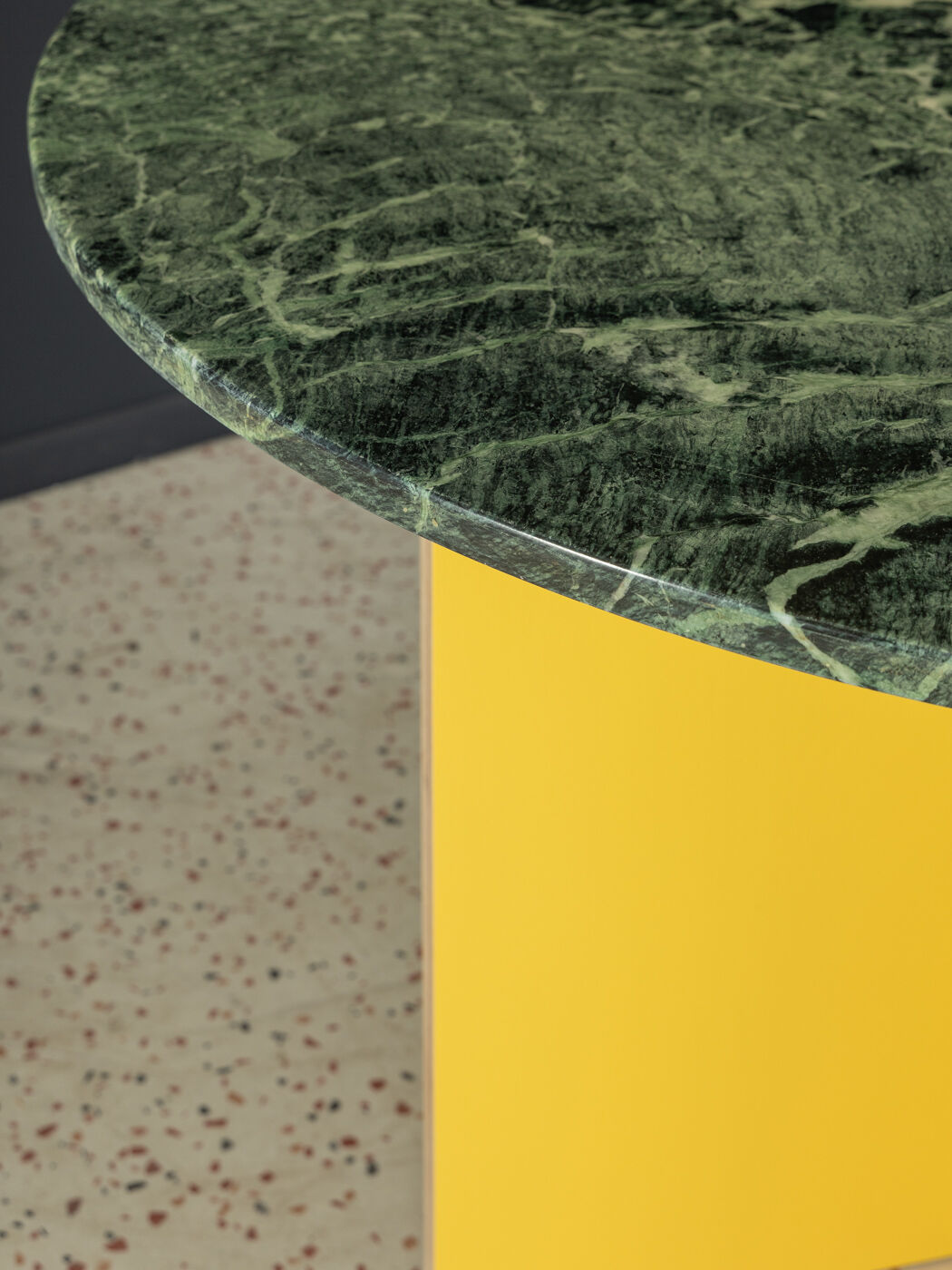 Marble dining table, ø 105 cm