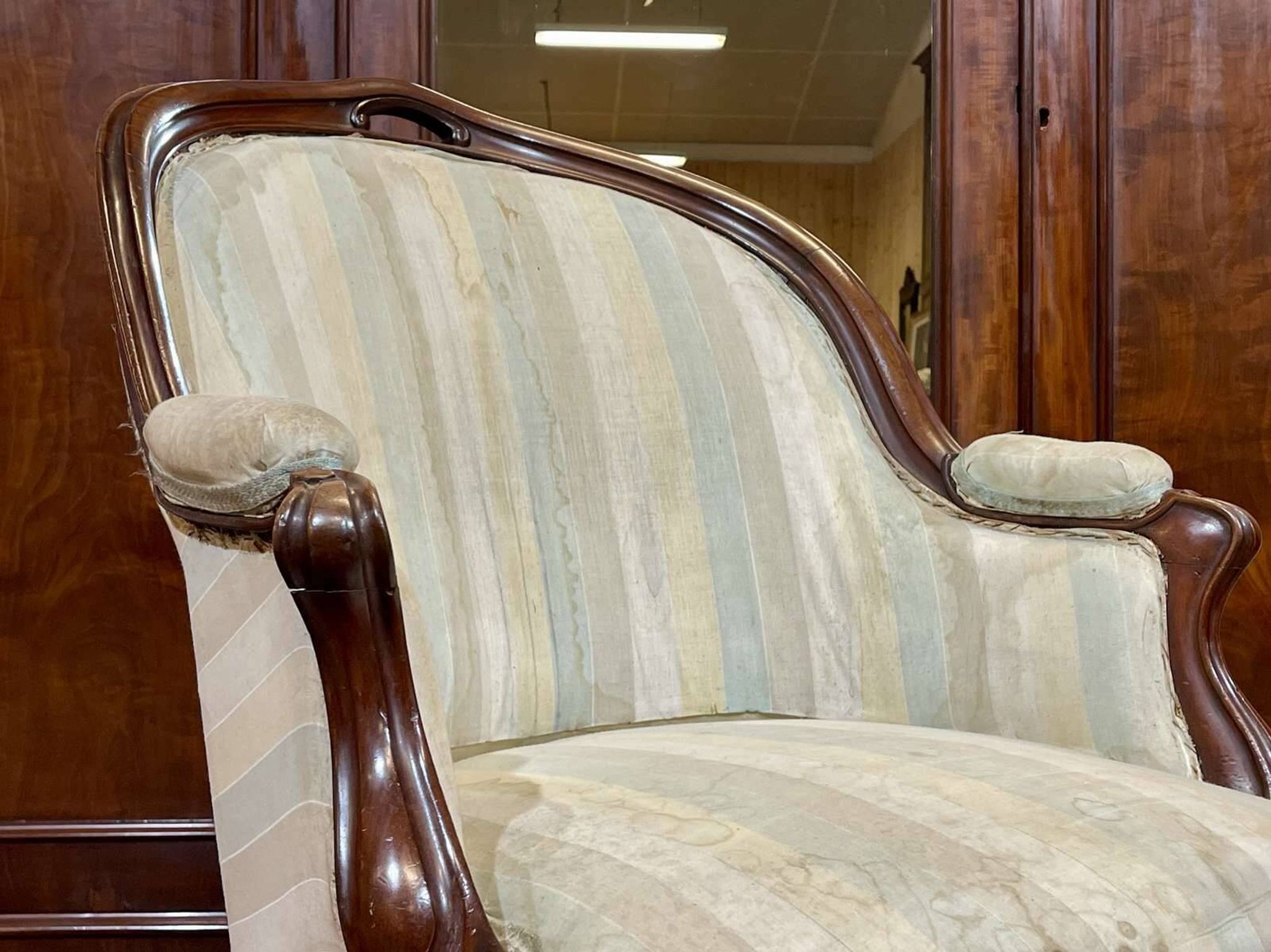 Napoleon III bergère in mahogany from the late 19th century to be reupholstered.
