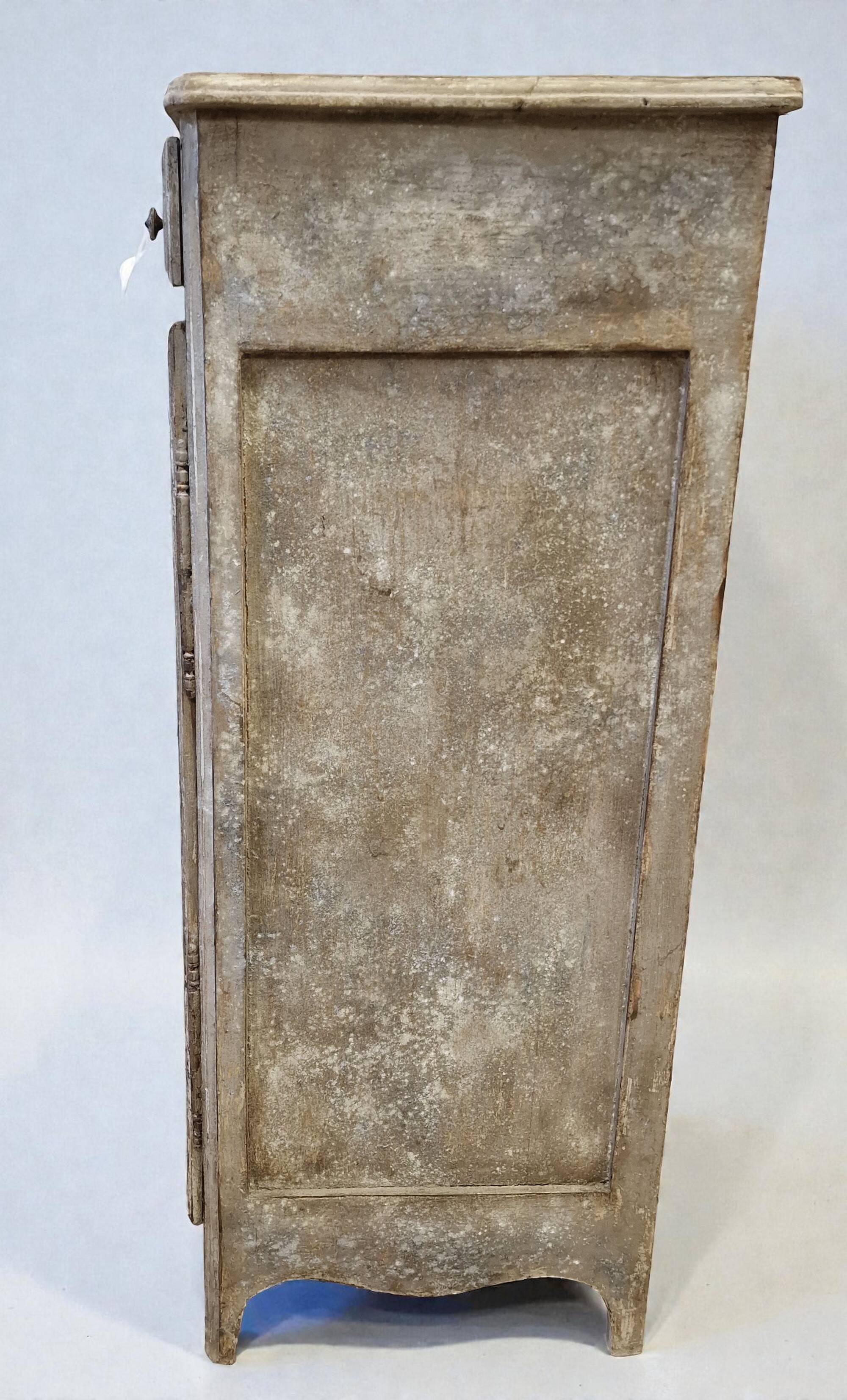 Antique 1-door buffet/patina jam cupboard