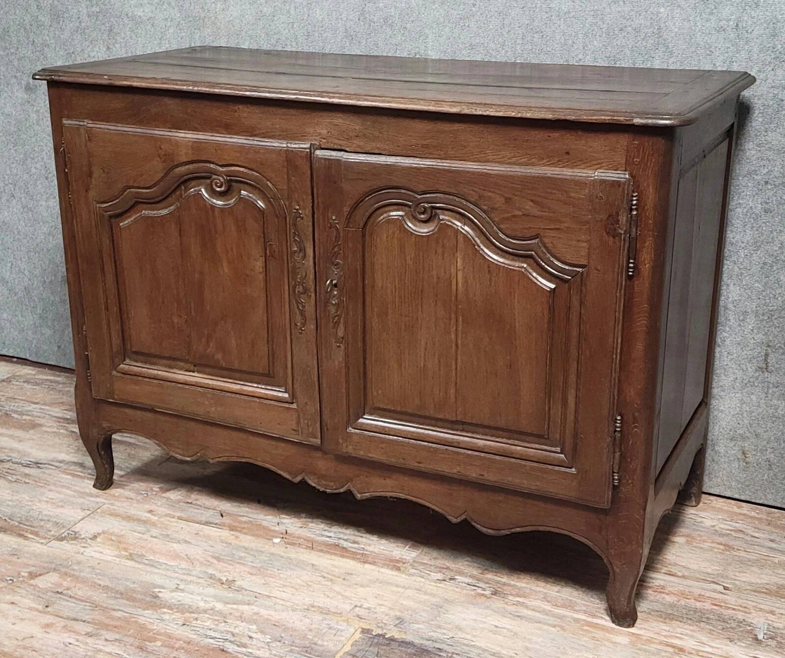 Rustic Louis XV period buffet in solid oak, circa 1750