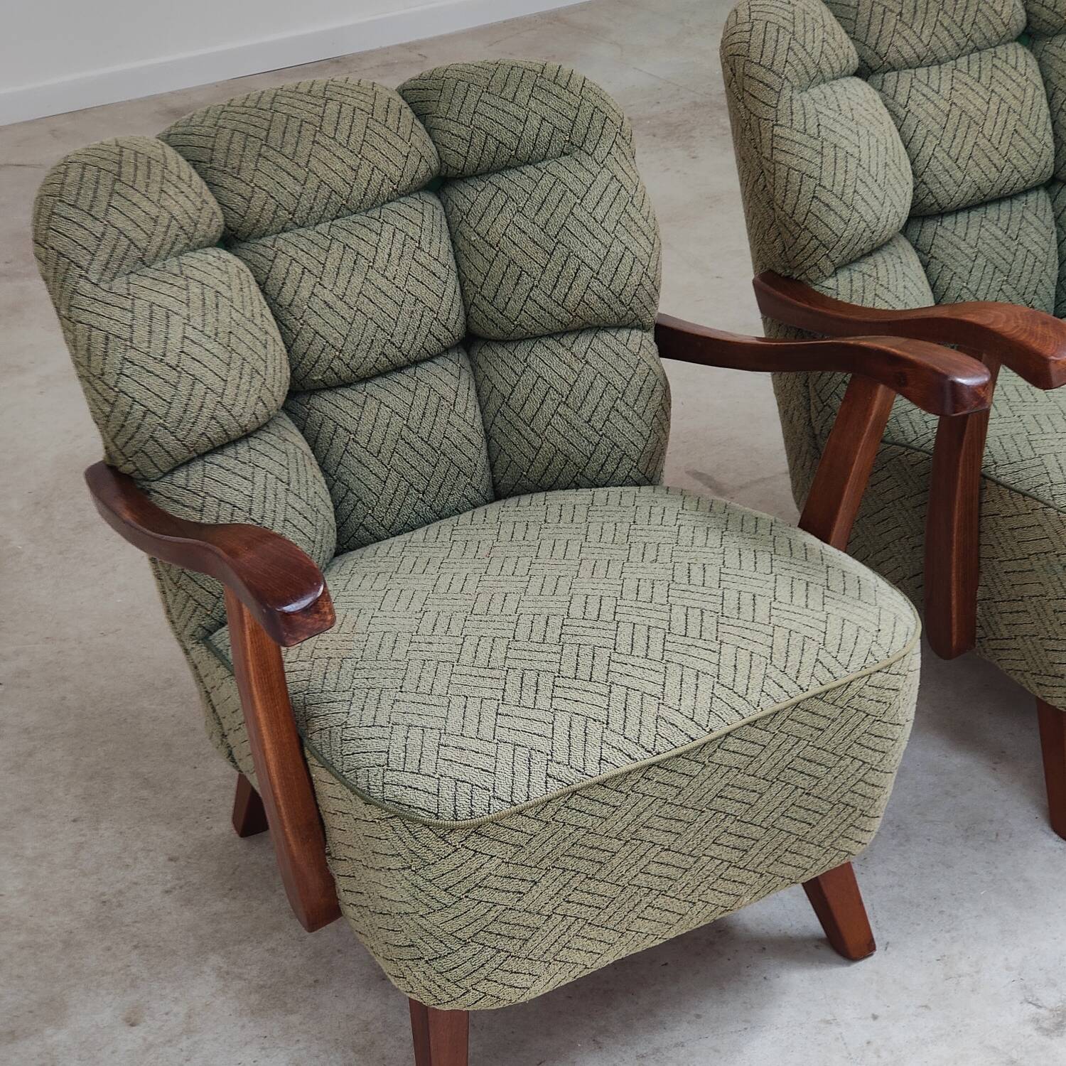 Paire de fauteuils Halabala vert par Druzba Bratislava B-609 année 59