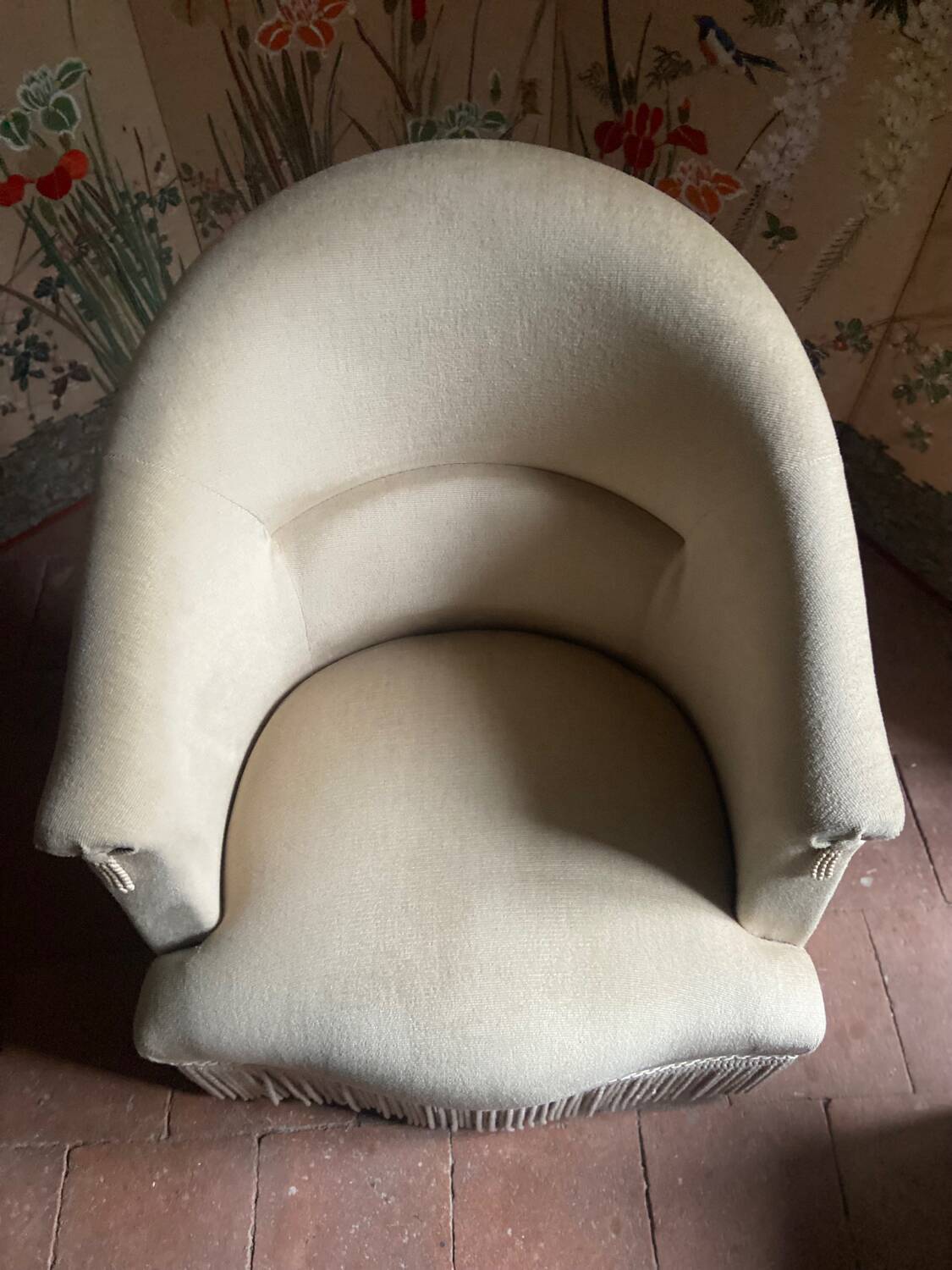 Old toad armchair in beige velvet