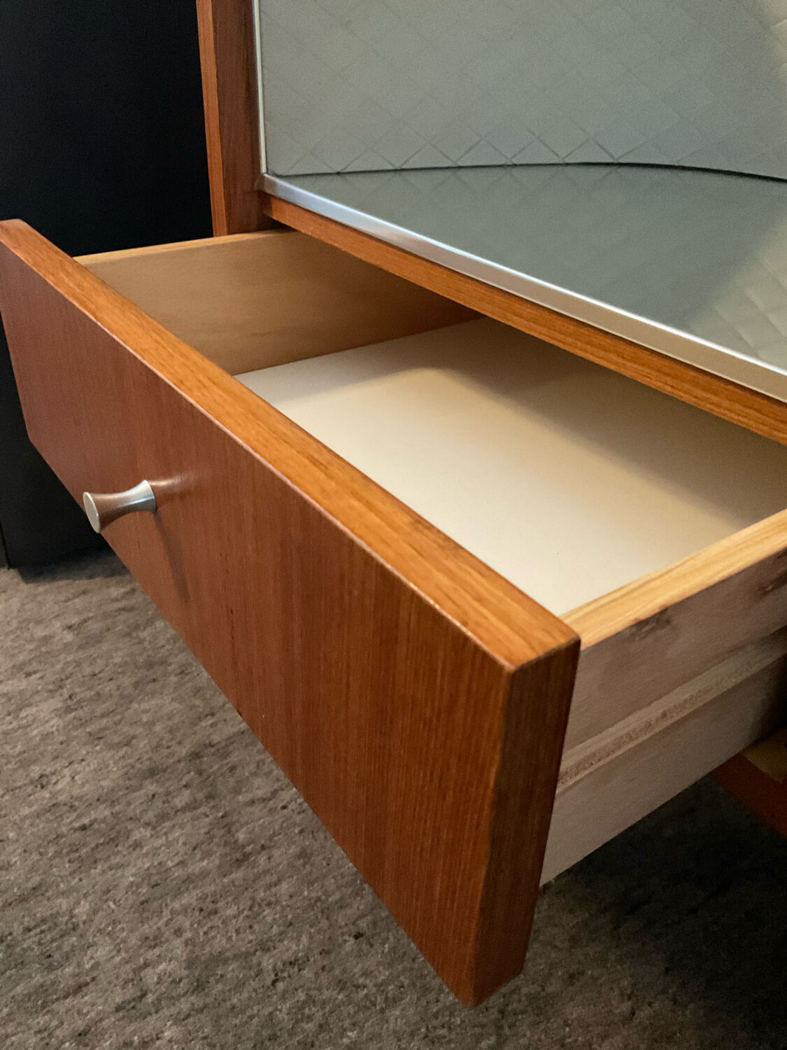 Enfilade Scandinavian tv cabinet of the 60s in teak